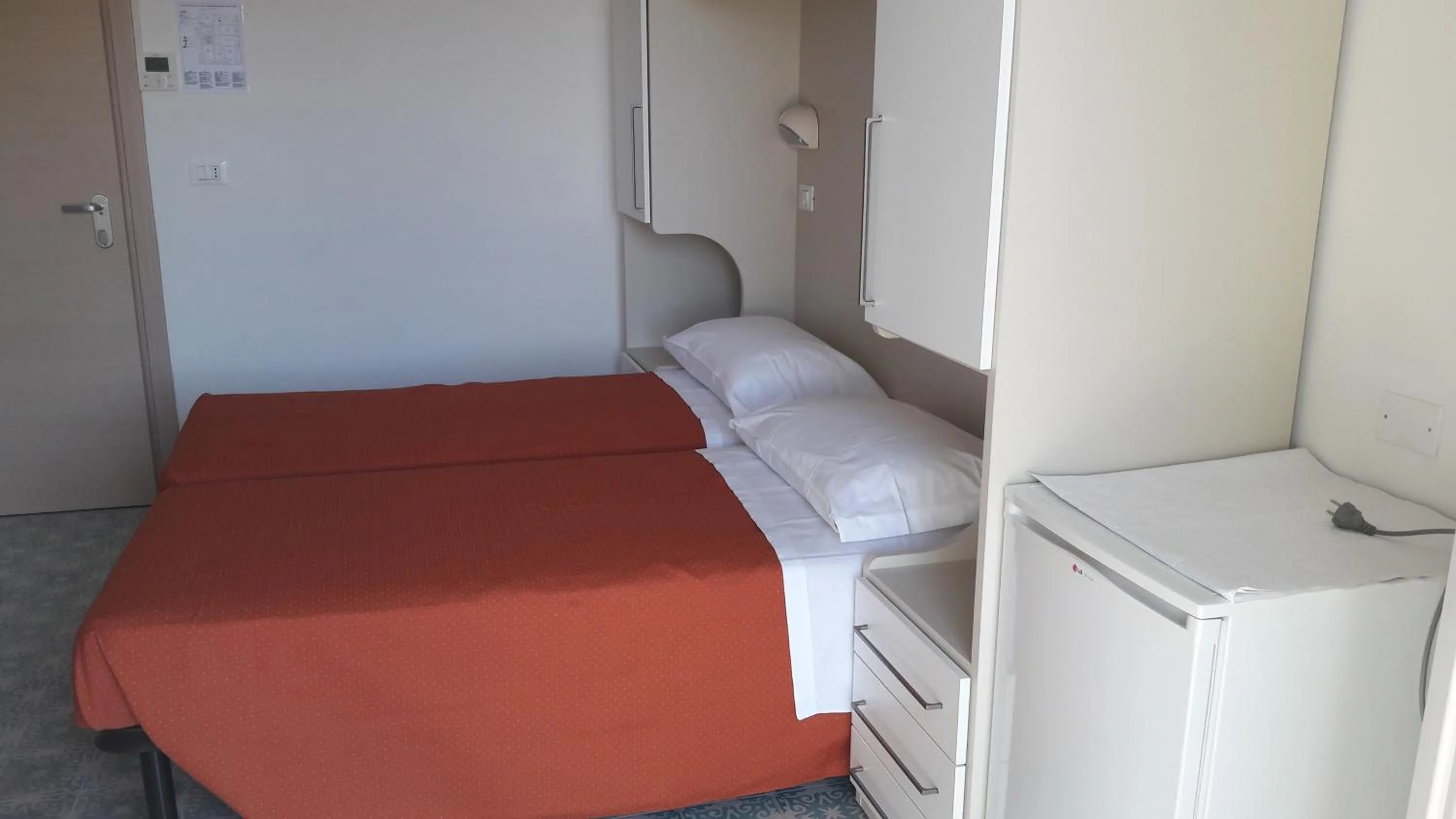 Photo of the whole room, Bed in B&B - Meuble' - Hotel " CORDIALE "