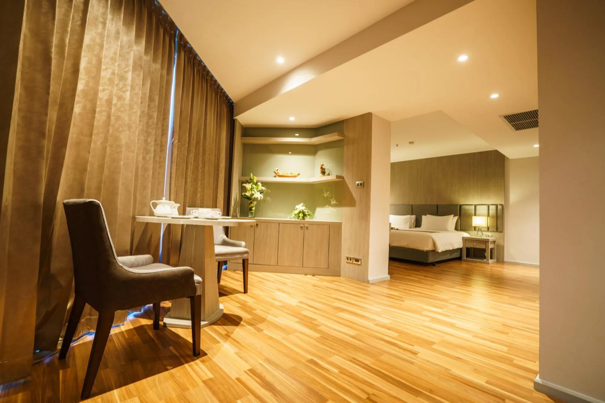 New Season Square Hotel