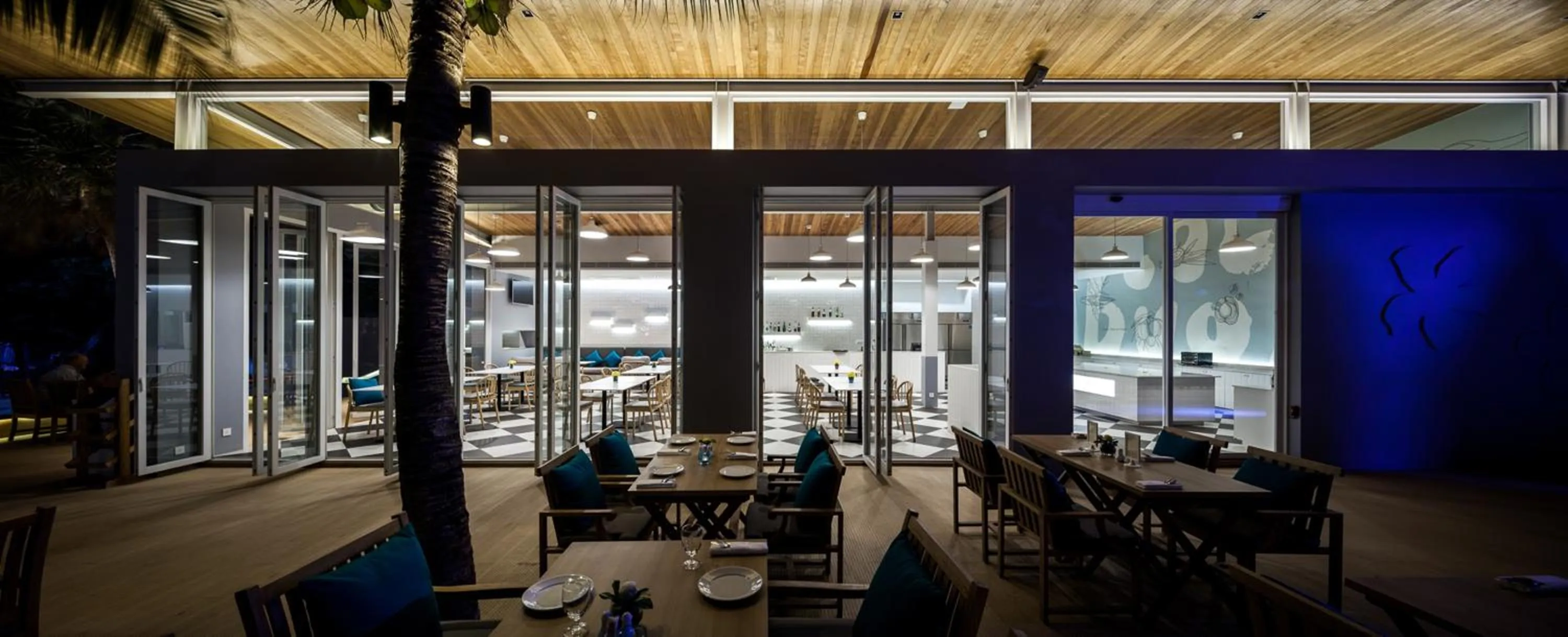 Restaurant/places to eat in Bann Pantai Resort