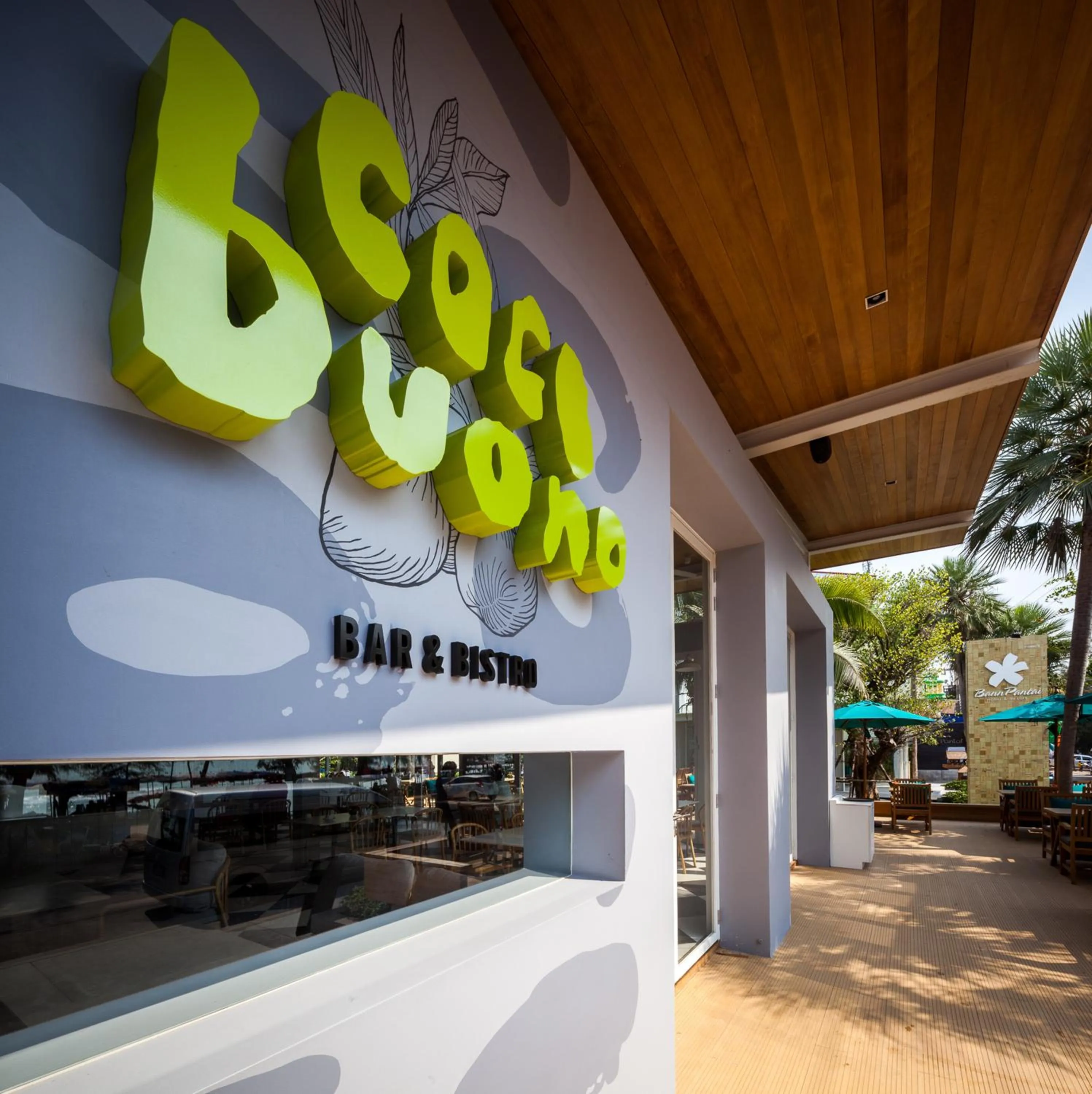 Dining area in Bann Pantai Resort