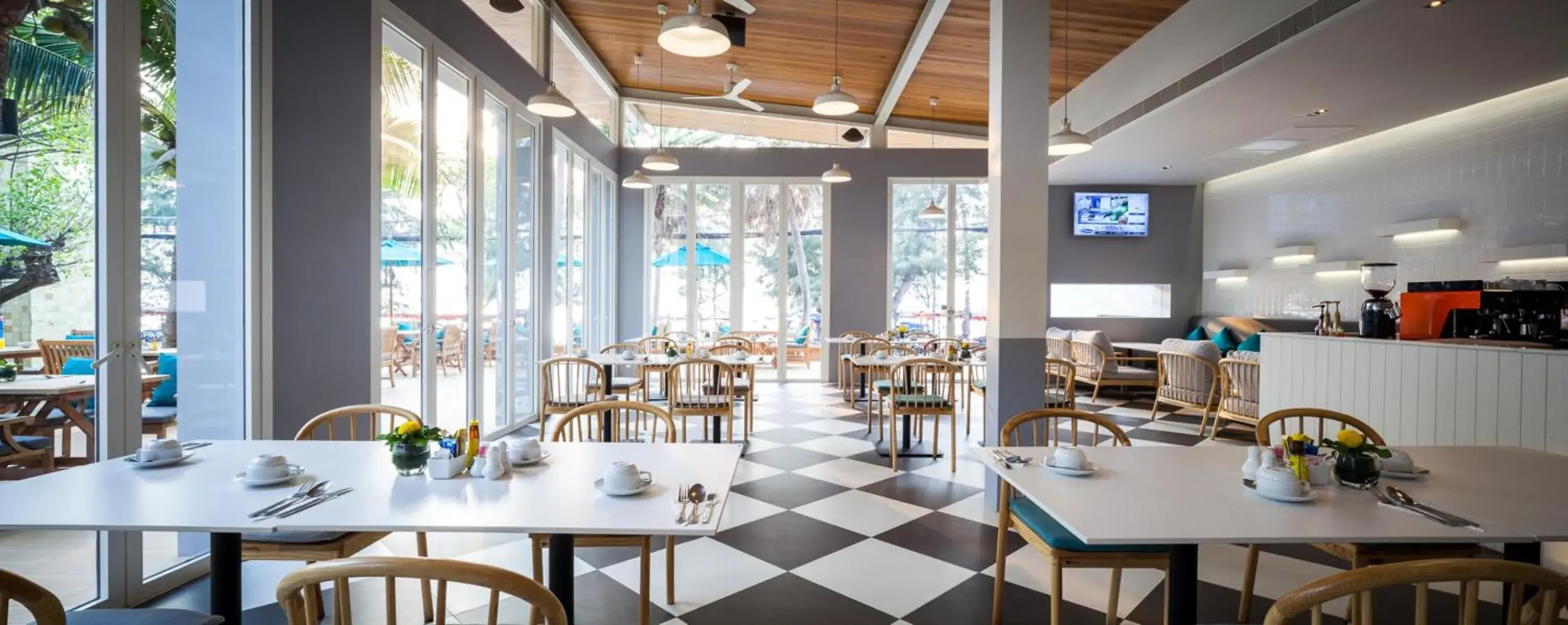 Restaurant/places to eat in Bann Pantai Resort Restaurant/places to eat in Bann Pantai Resort