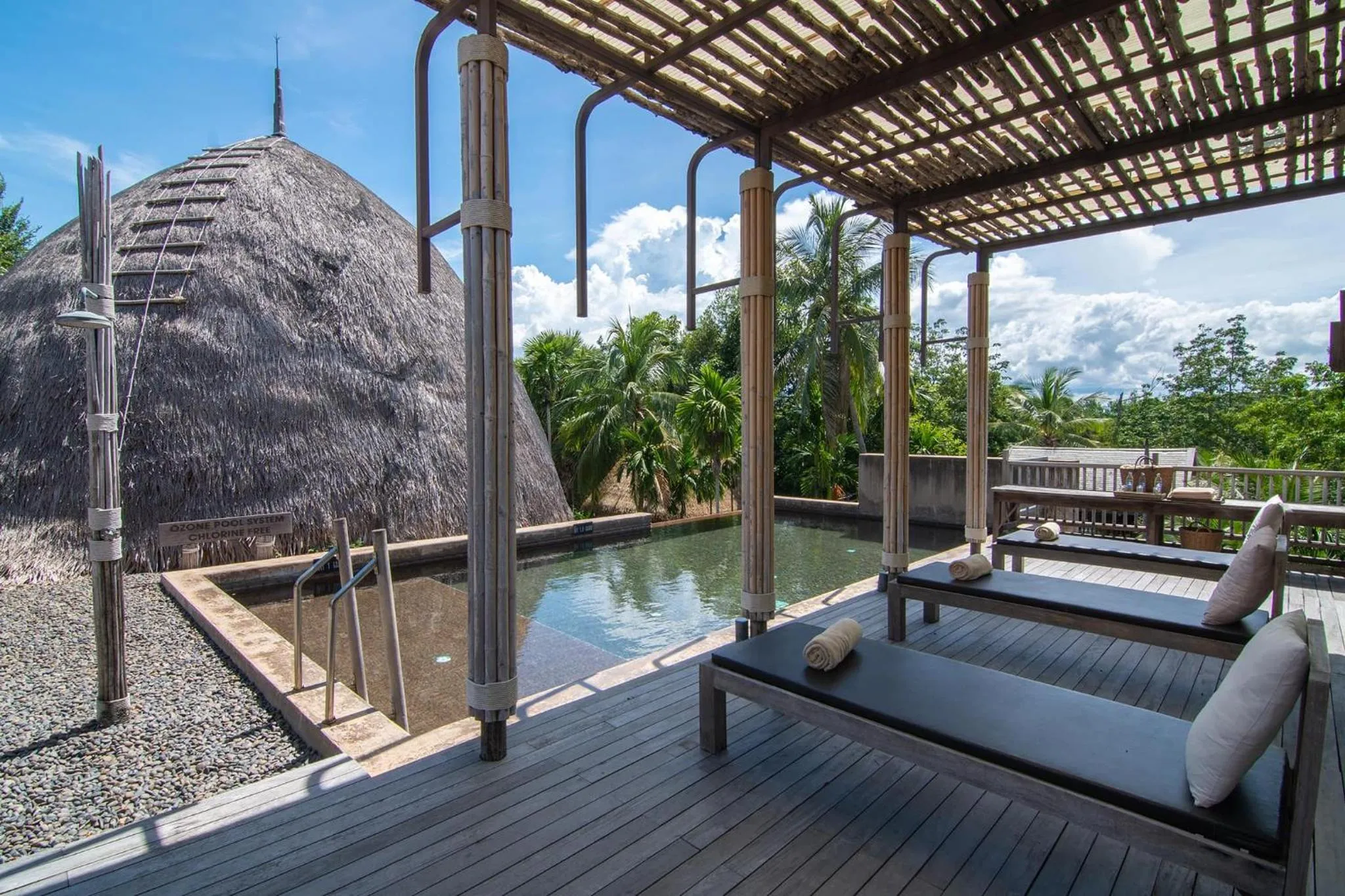 Swimming pool in LA A NATU Sam Roi Yot