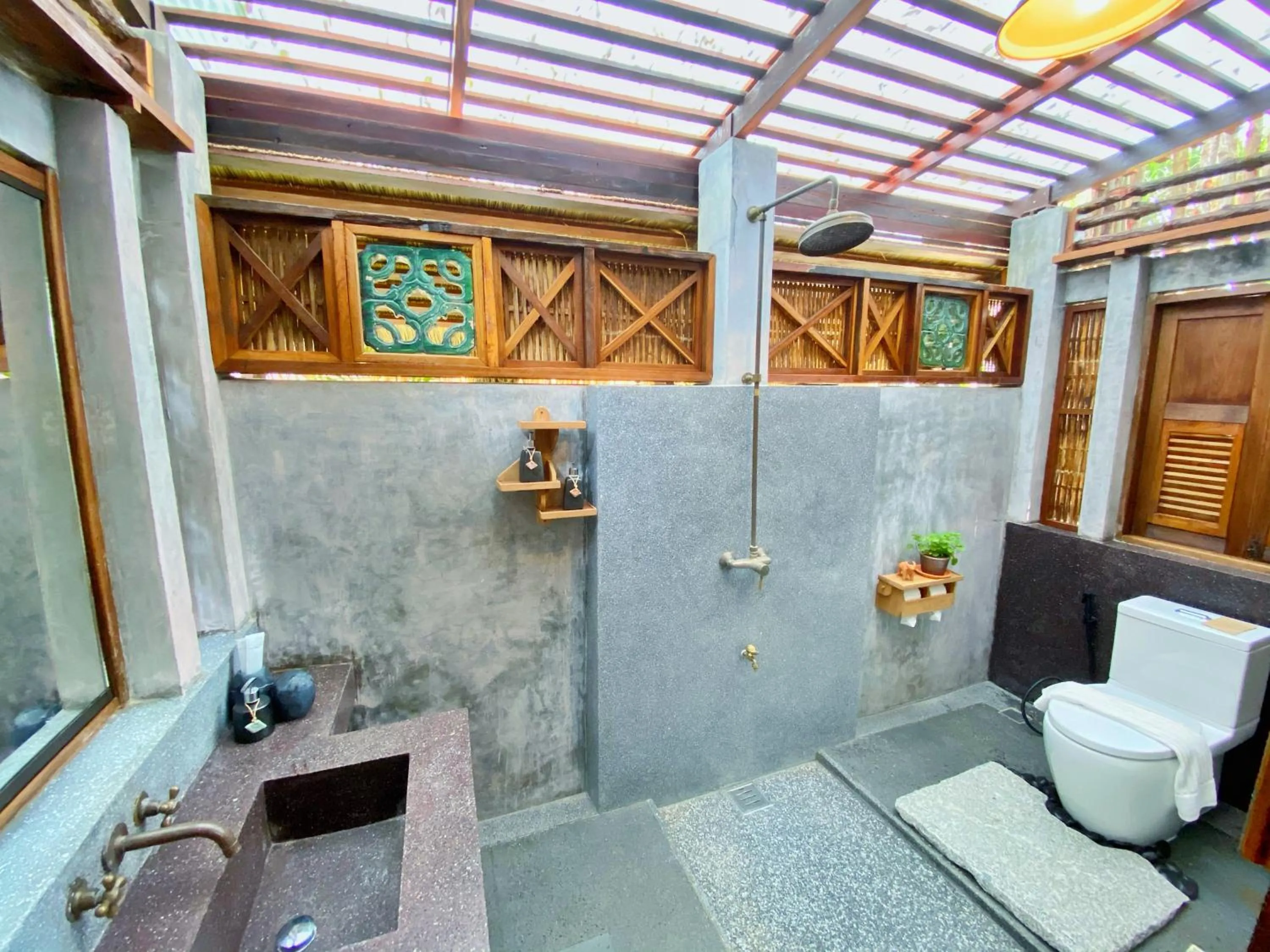 Bathroom in LA A NATU Sam Roi Yot