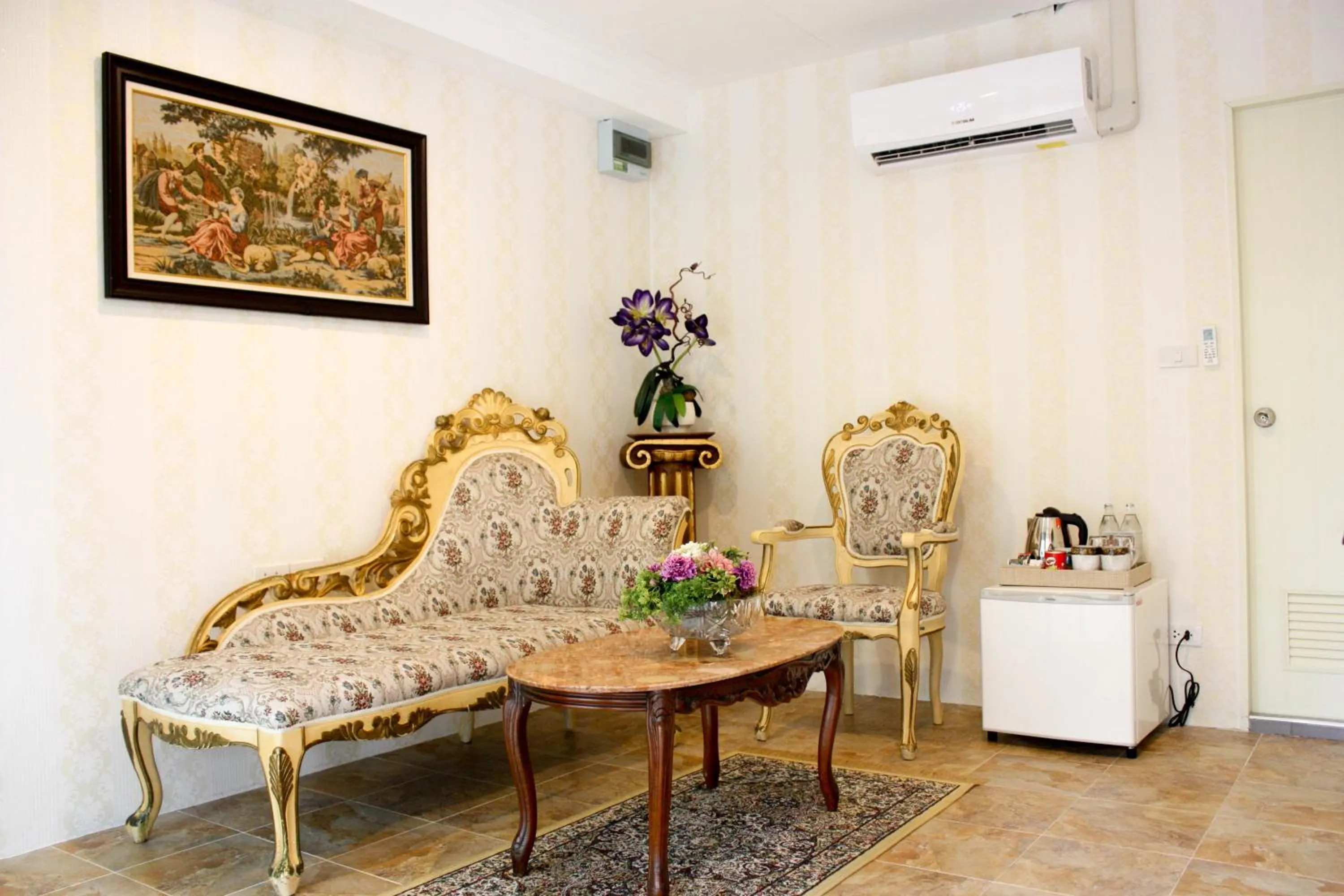 Living room in Chuchaiburi Sri Amphawa