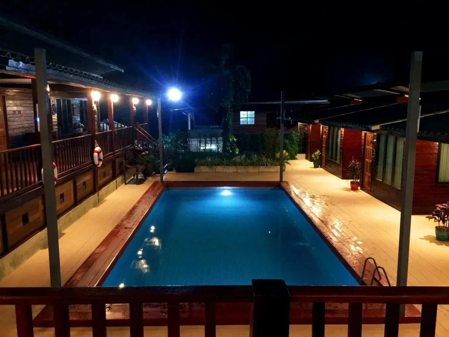 Chuchaiburi Sri Amphawa Chuchaiburi Sri Amphawa