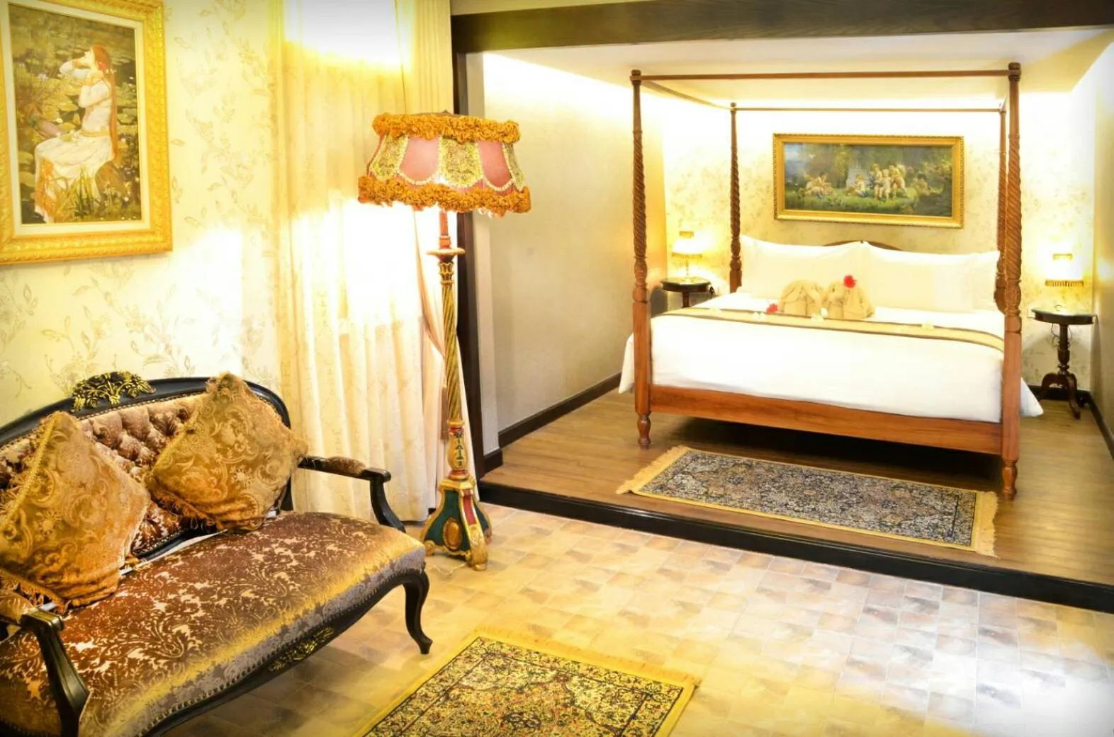 Bed in Chuchaiburi Sri Amphawa