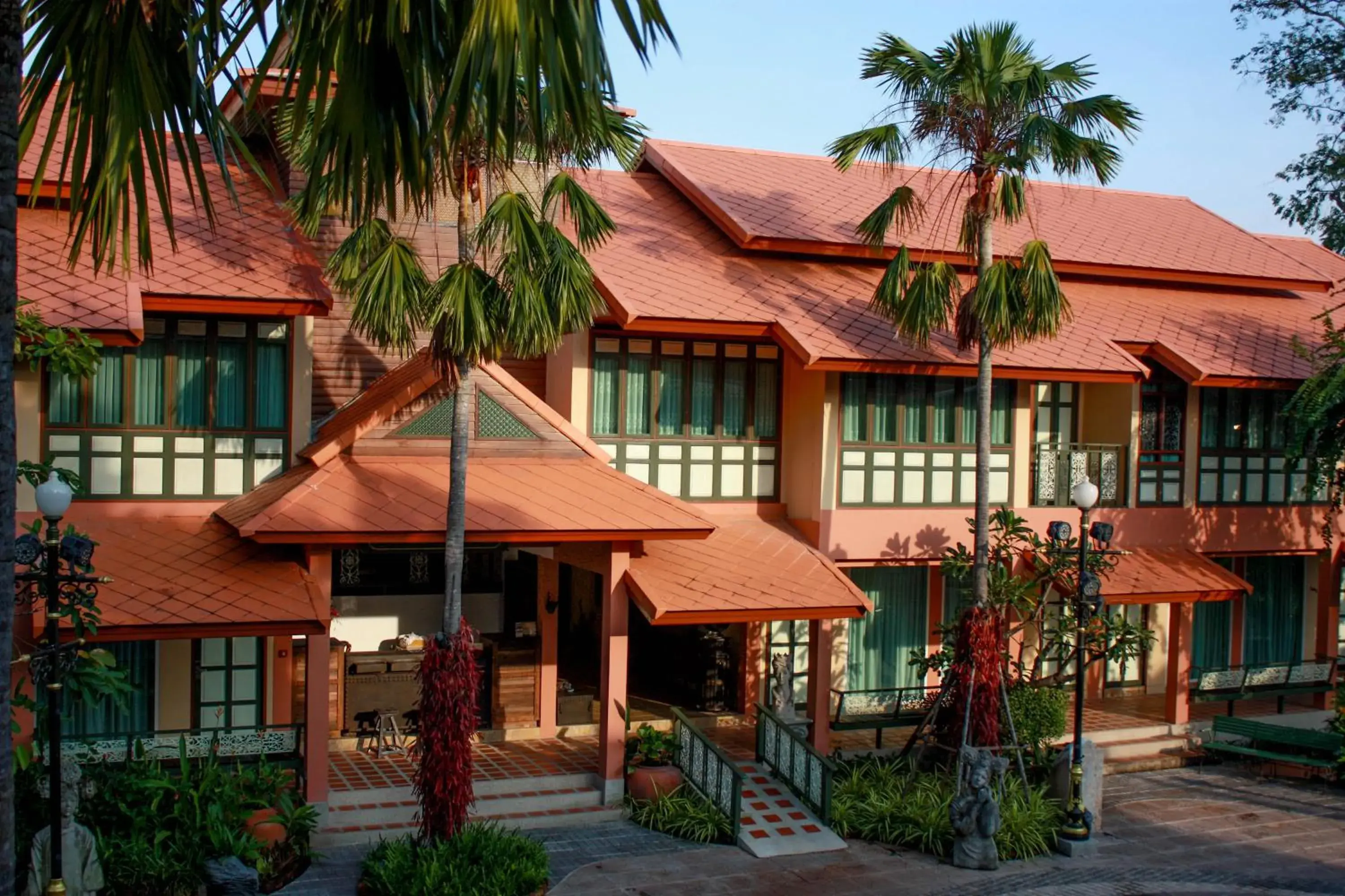 Property building in Chuchaiburi Sri Amphawa Property building in Chuchaiburi Sri Amphawa