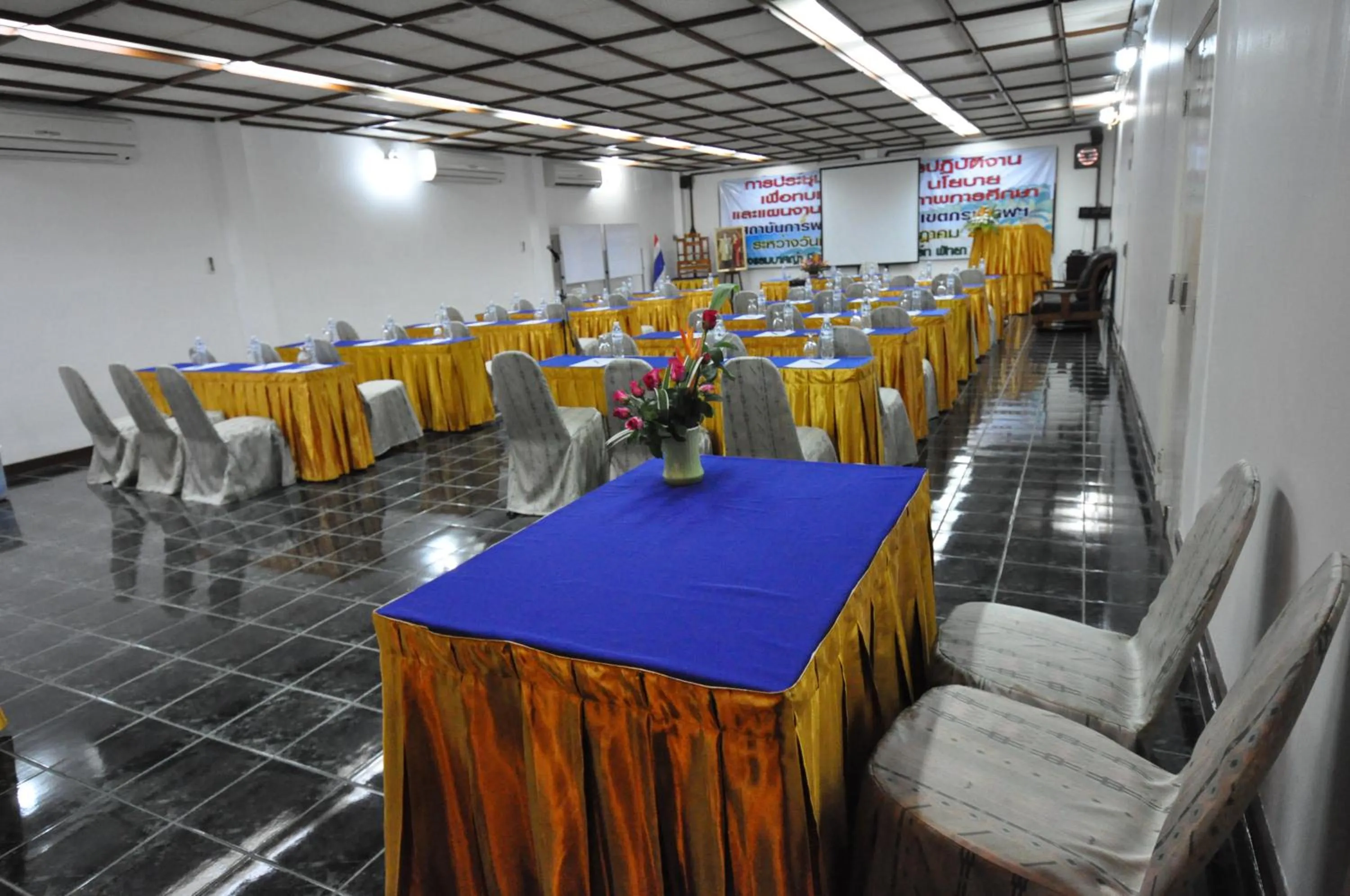 Business facilities in Basaya Beach Hotel & Resort