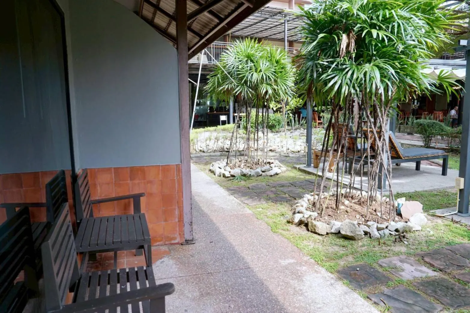 Basaya Beach Hotel & Resort