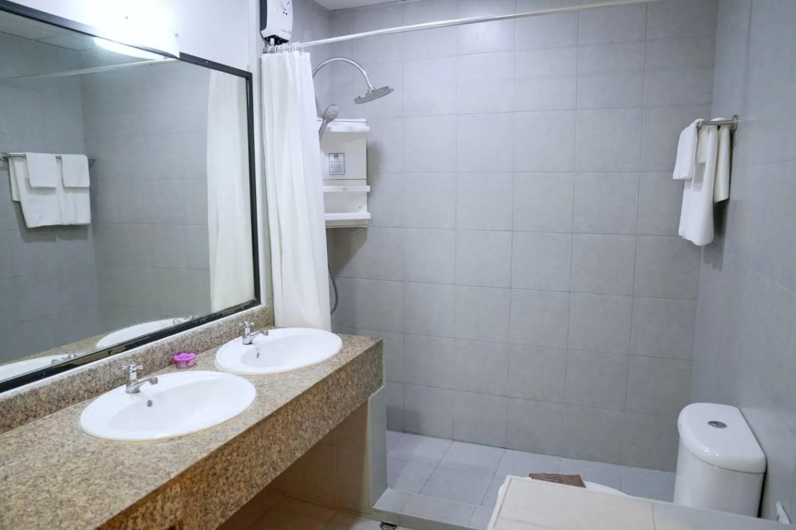 Basaya Beach Hotel & Resort