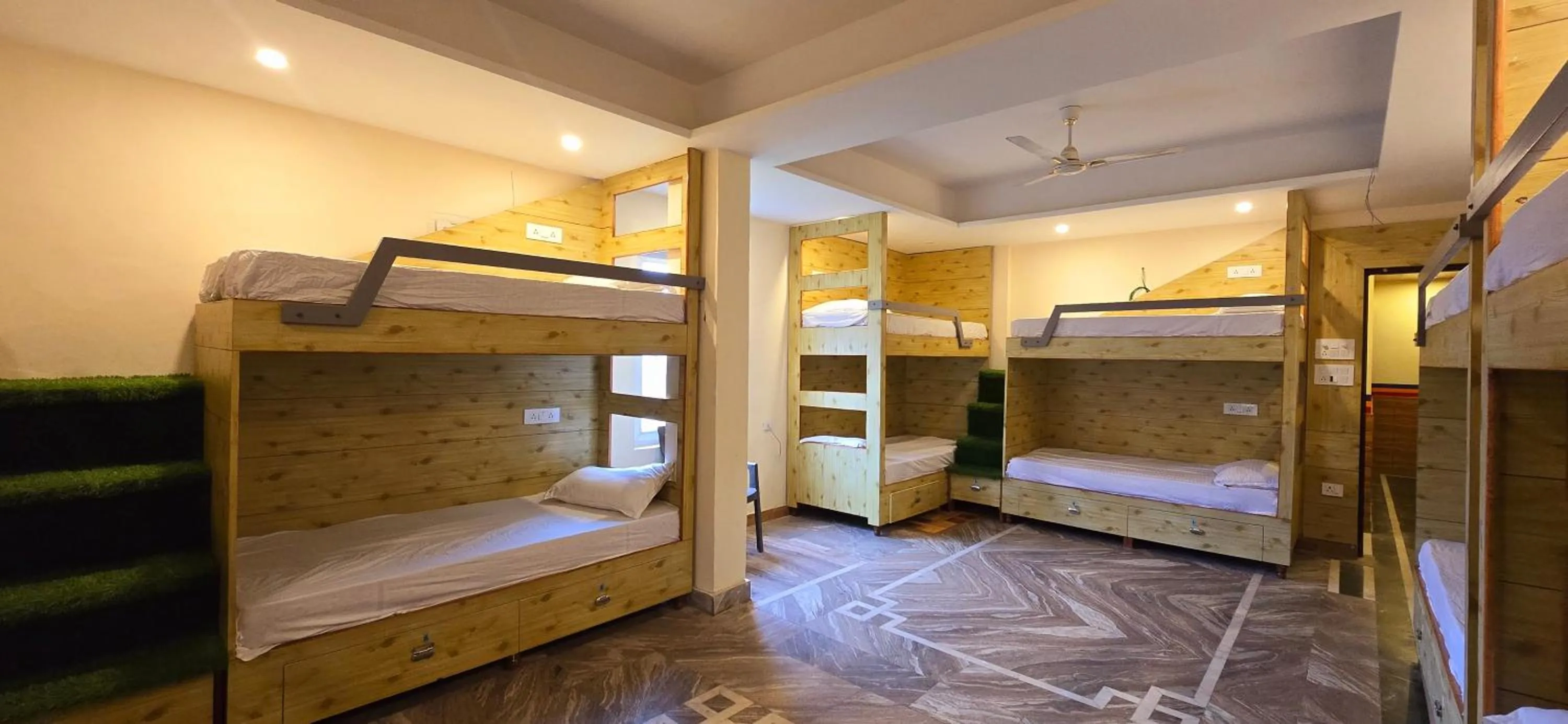 bunk bed, Bed in Hotel Samdupling Himalayan Brothers