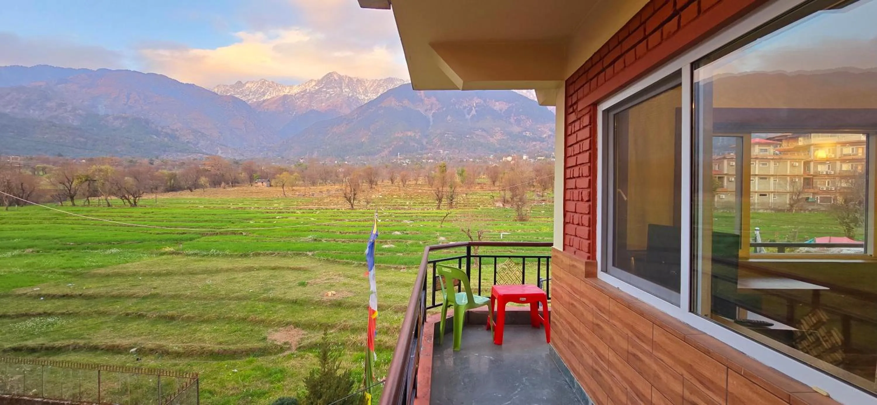 Mountain view in Hotel Samdupling Himalayan Brothers