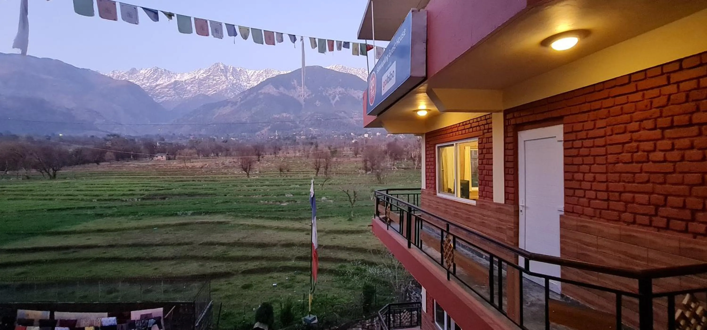 Mountain view in Hotel Samdupling Himalayan Brothers