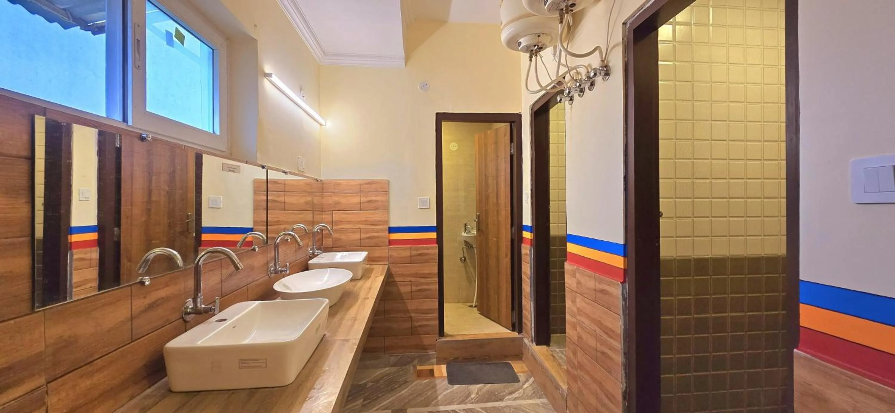 Bathroom in Hotel Samdupling Himalayan Brothers