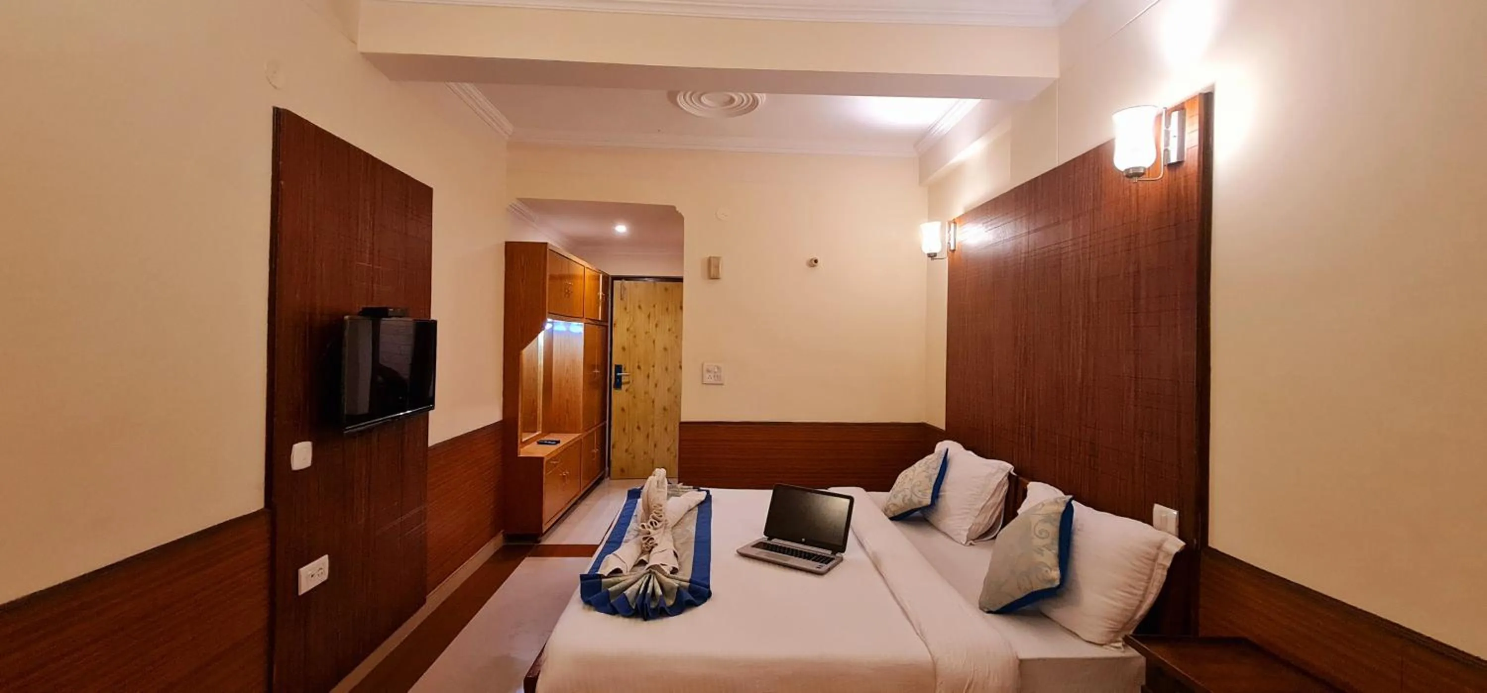 Photo of the whole room in Hotel Samdupling Himalayan Brothers