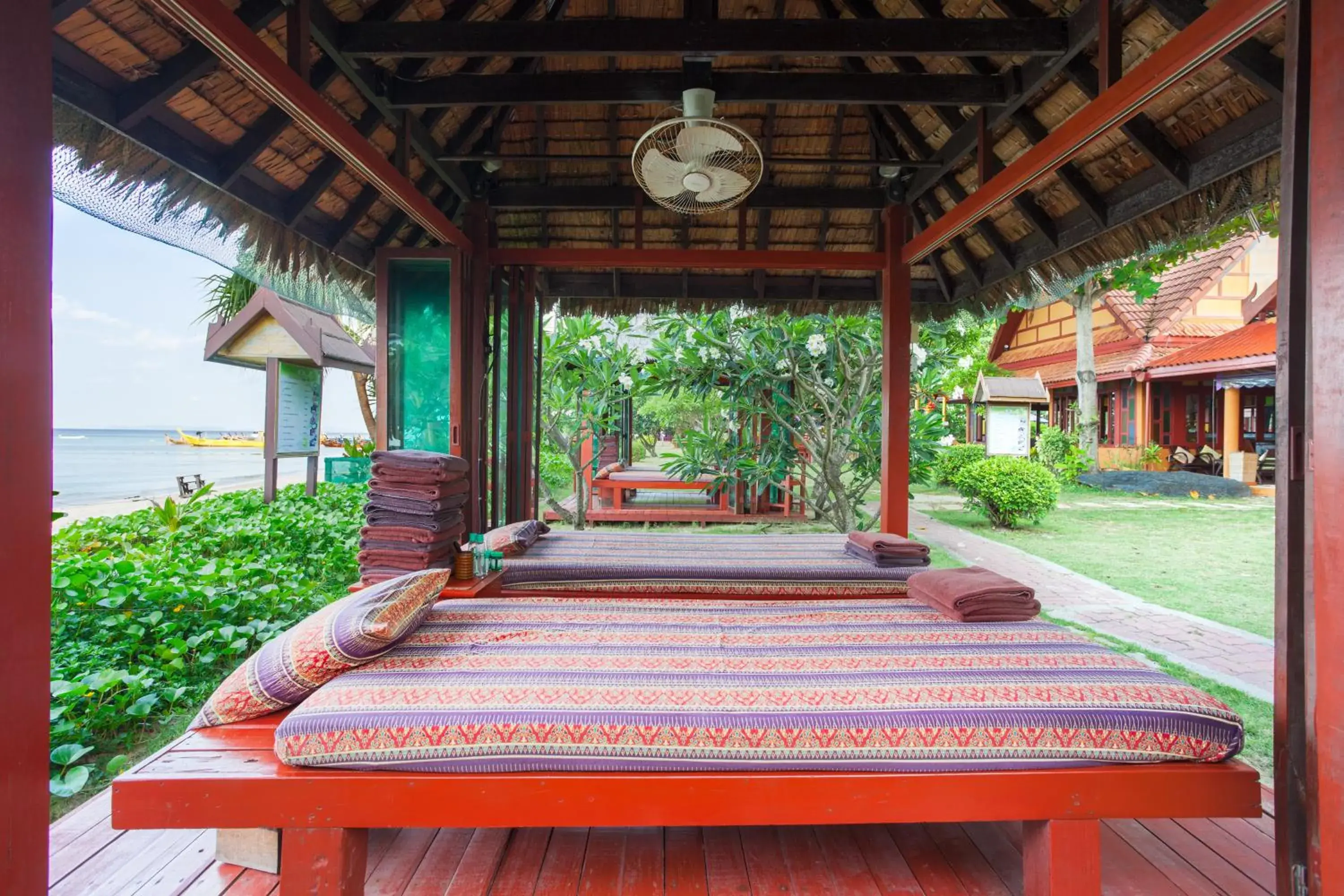 Massage, Bed in PP Erawan Palms Resort Massage, Bed in PP Erawan Palms Resort