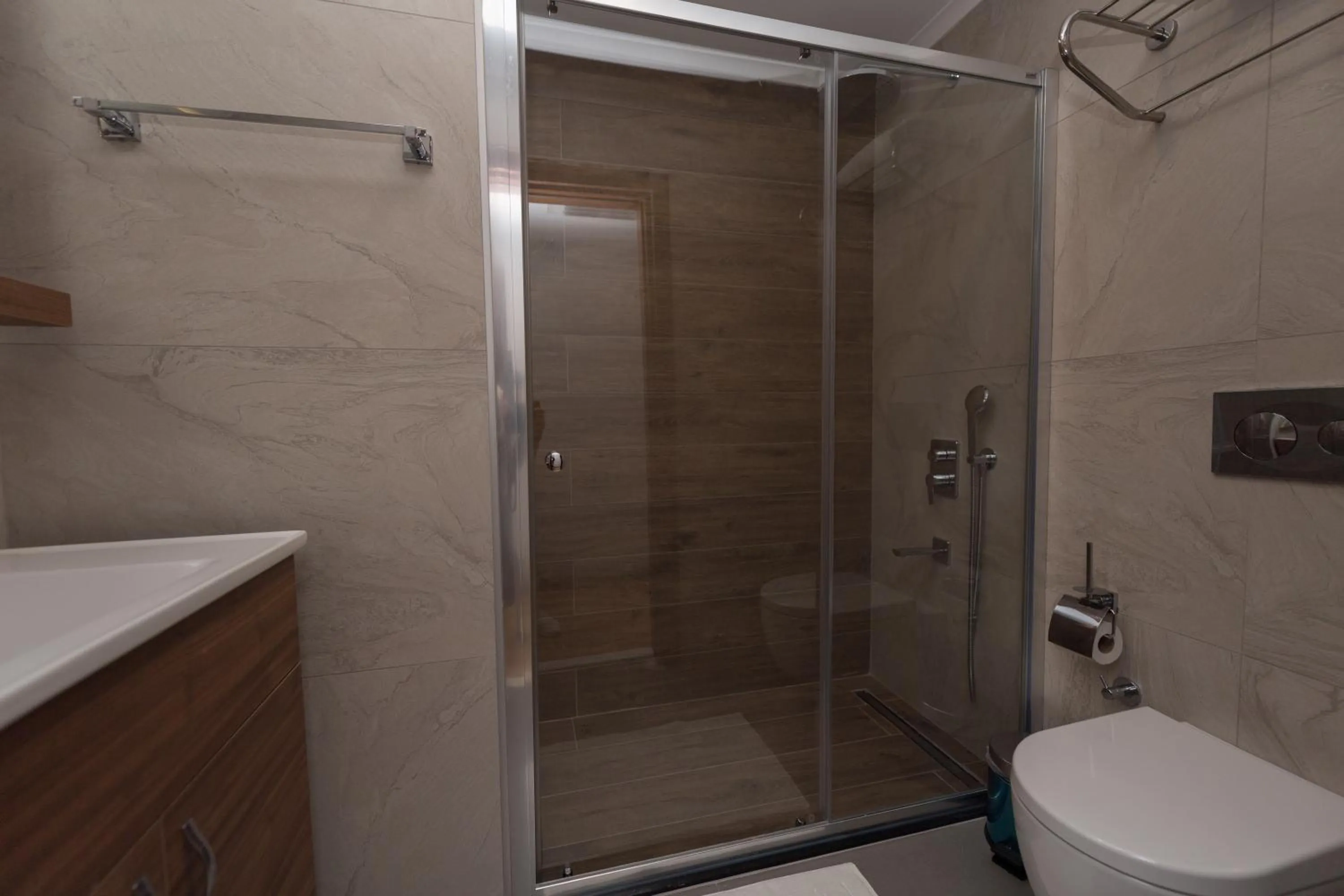 Shower in Side Village Family Suite - All Inclusive