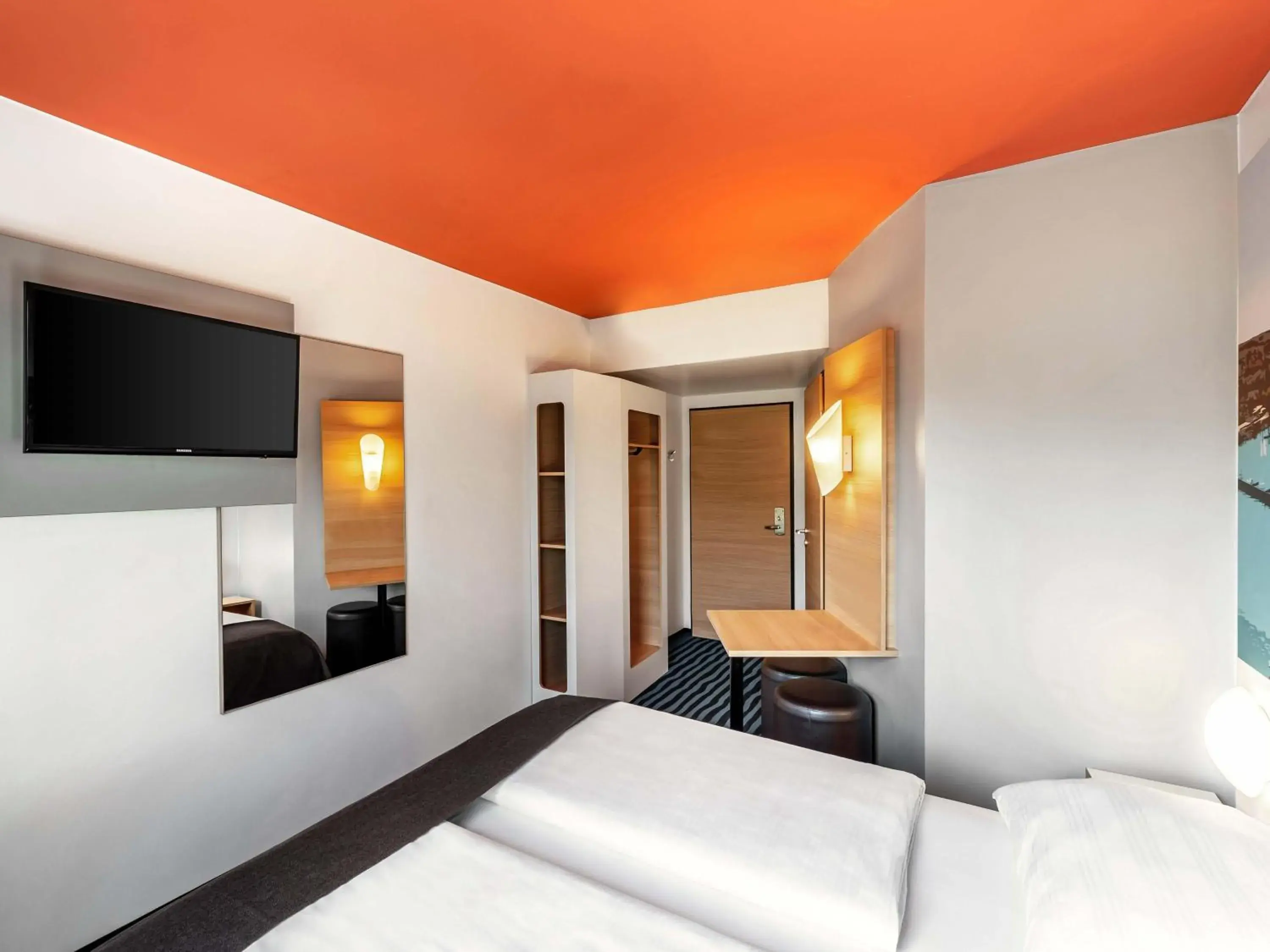 Bed in B&B Hotel Konstanz Bed in B&B Hotel Konstanz