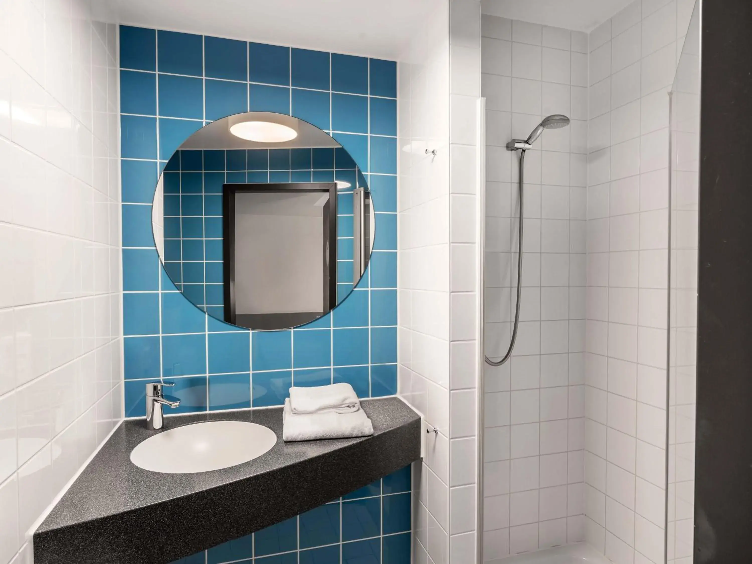 Bathroom in B&B Hotel Konstanz Bathroom in B&B Hotel Konstanz