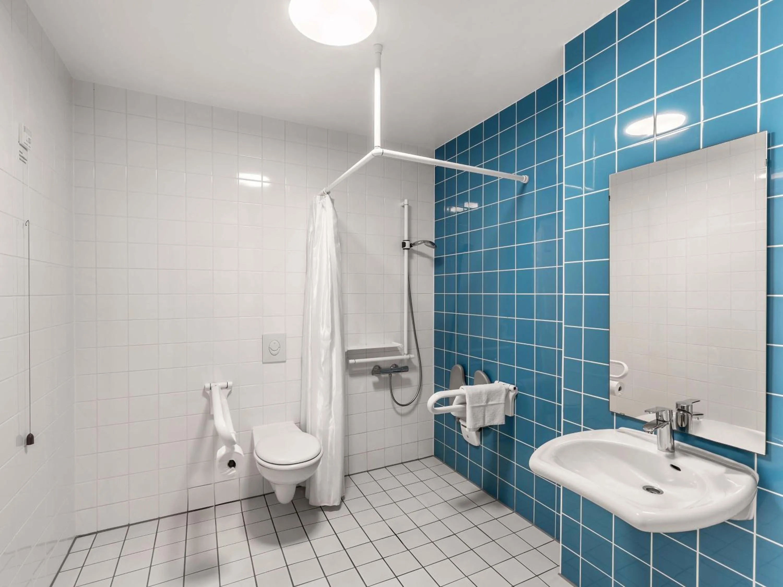 Bathroom in B&B Hotel Konstanz