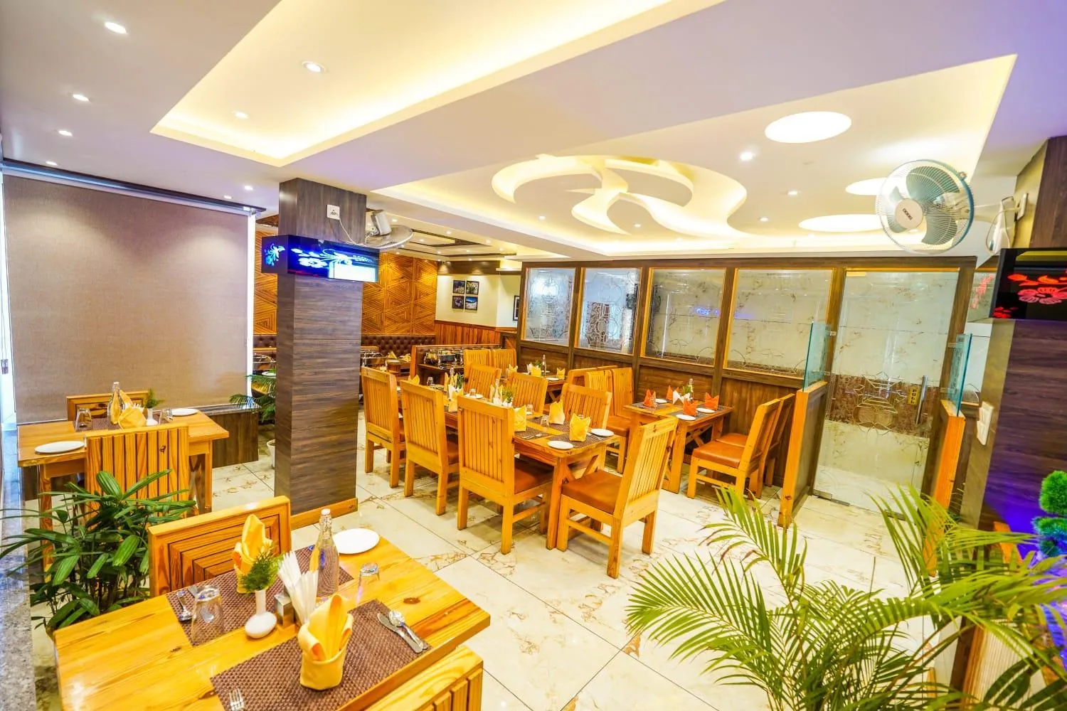 Restaurant/places to eat in Hotel Nature's View