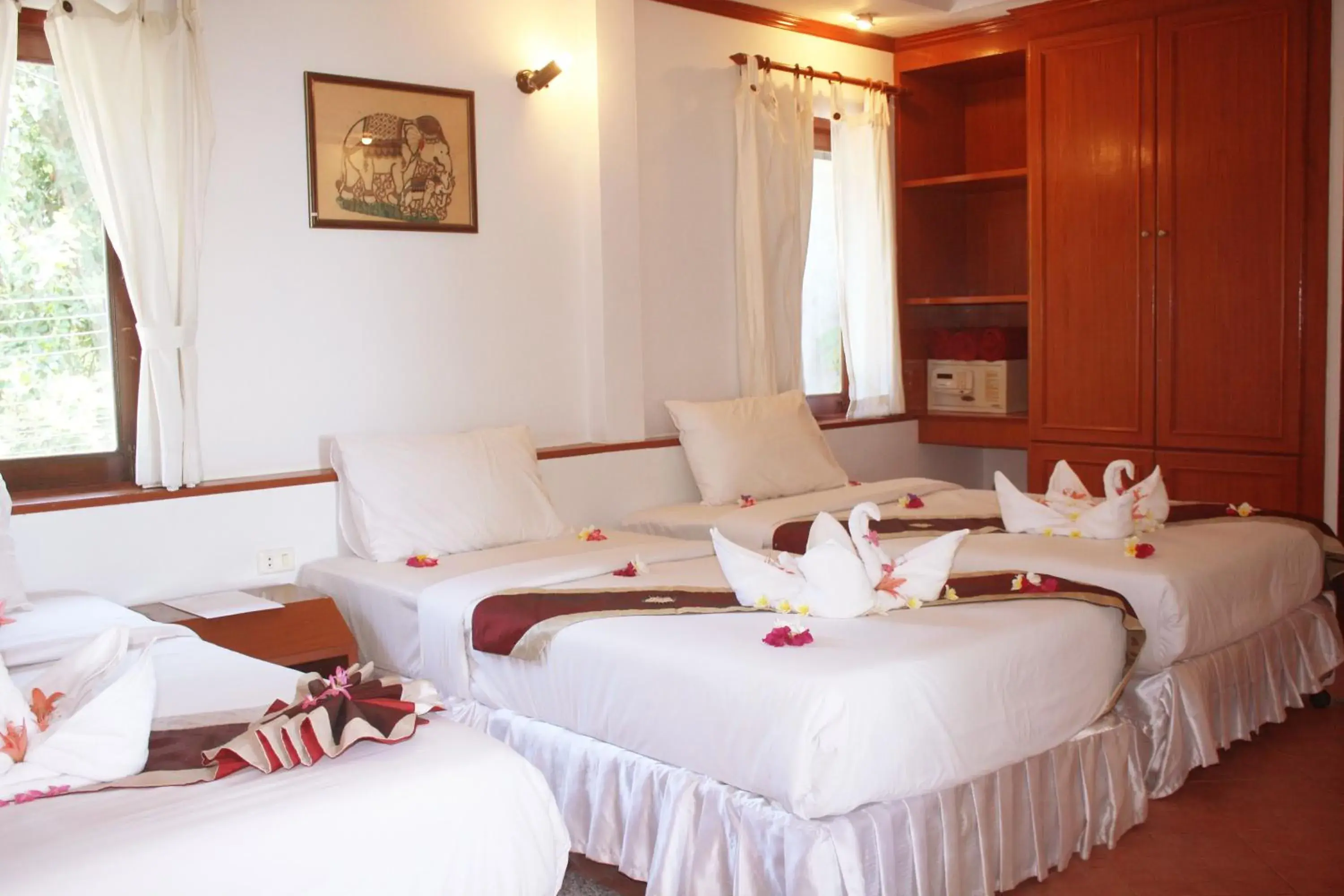 Triple Room with Balcony in Samui Honey Cottages Beach Resort - SHA Extra Plus Triple Room with Balcony in Samui Honey Cottages Beach Resort - SHA Extra Plus