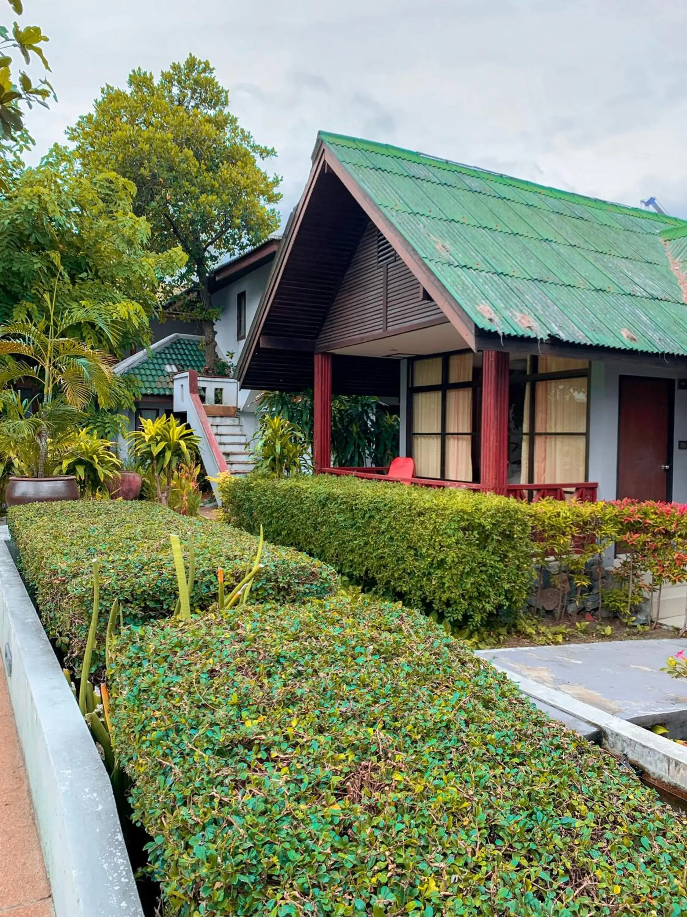 Property building in Samui Honey Cottages Beach Resort - SHA Extra Plus Property building in Samui Honey Cottages Beach Resort - SHA Extra Plus
