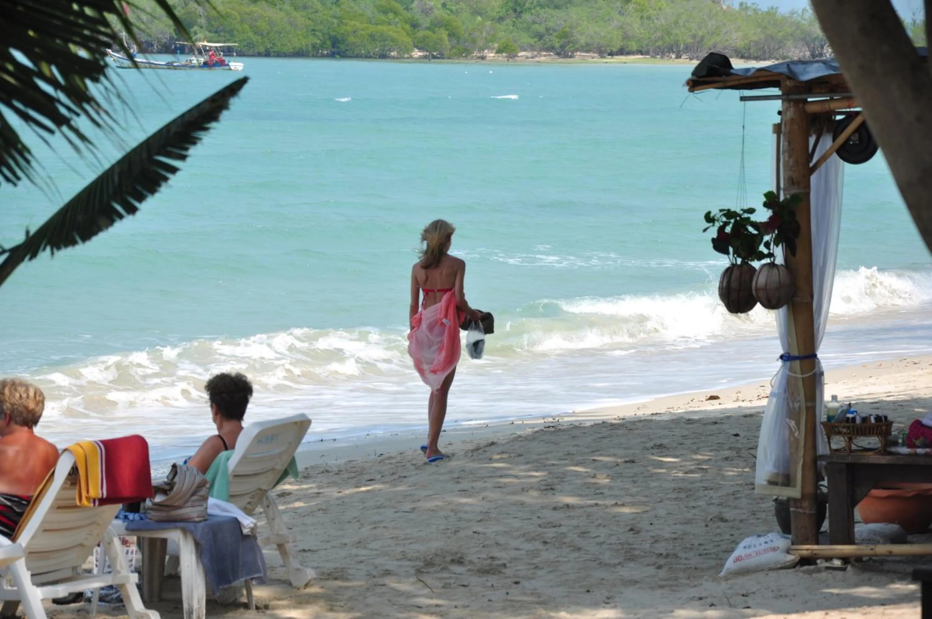 People in Samui Honey Cottages Beach Resort - SHA Extra Plus