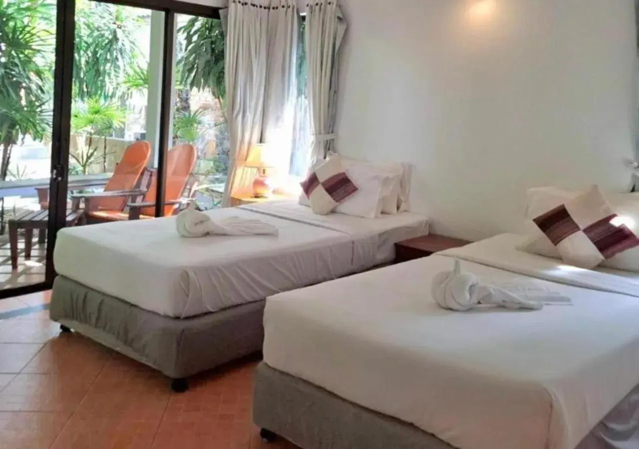 Deluxe Twin Room in Samui Honey Cottages Beach Resort - SHA Extra Plus Deluxe Twin Room in Samui Honey Cottages Beach Resort - SHA Extra Plus