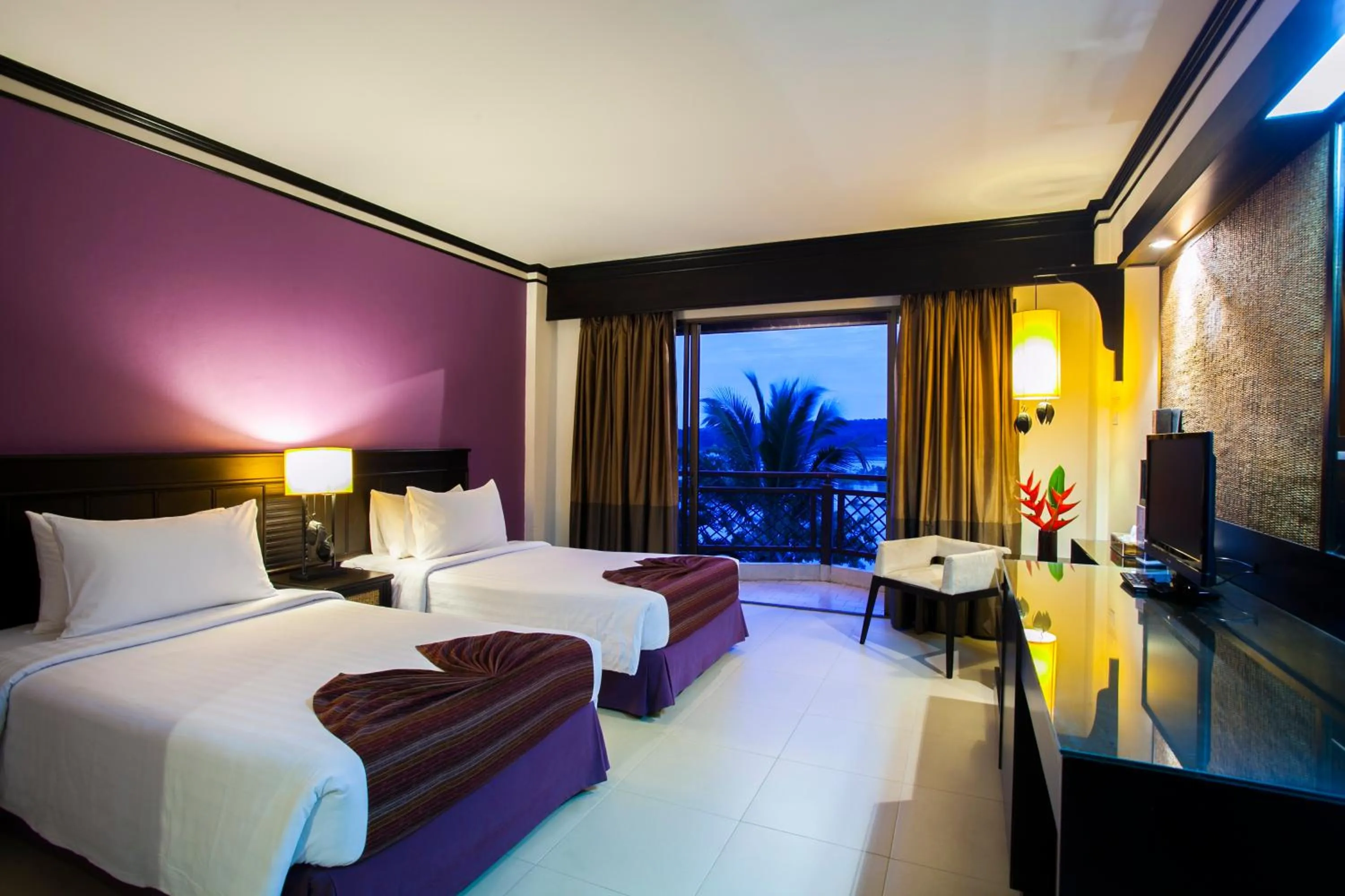 Bed in Tohsang Heritage Khongjiam