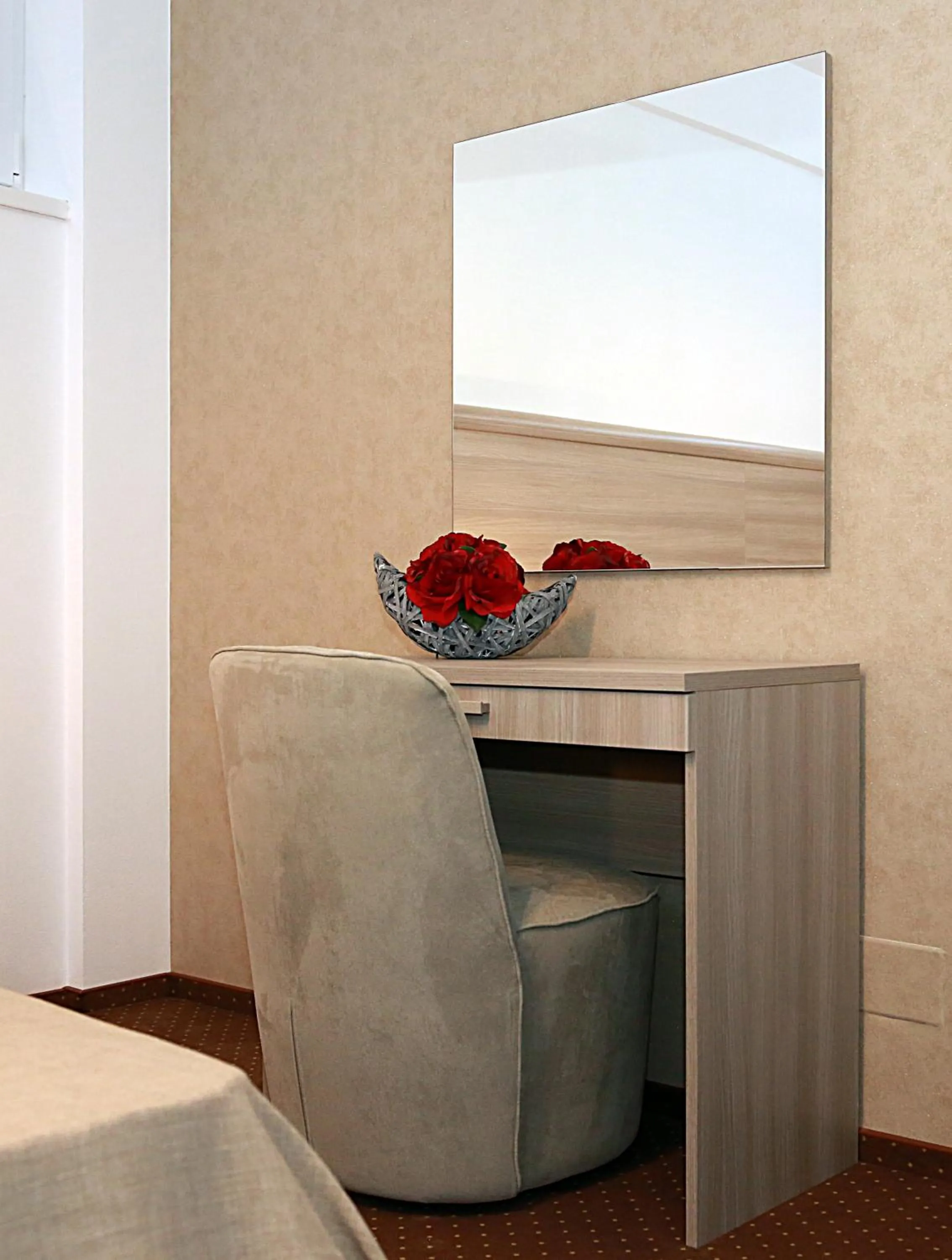 Photo of the whole room in Parliament Square