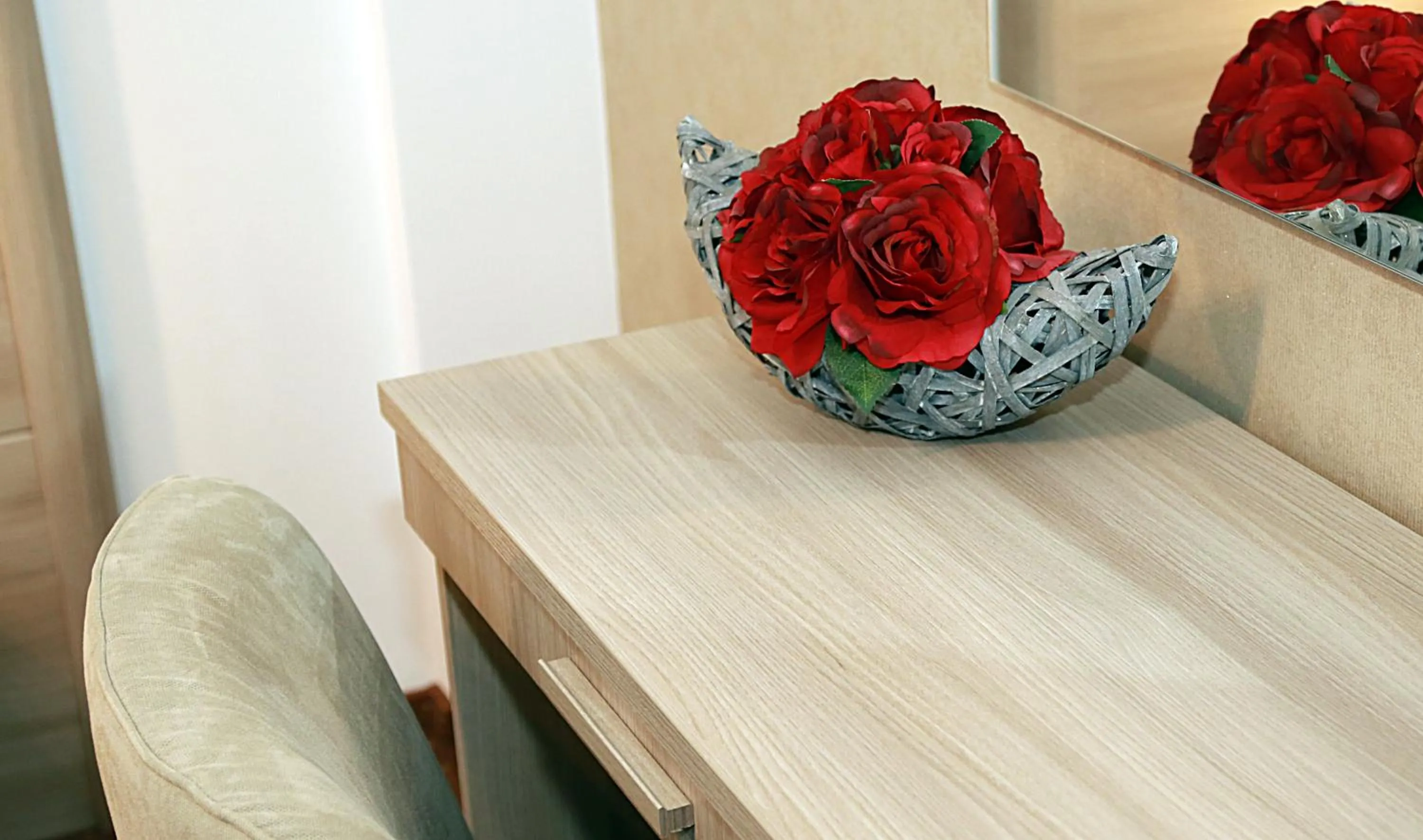 Photo of the whole room in Parliament Square