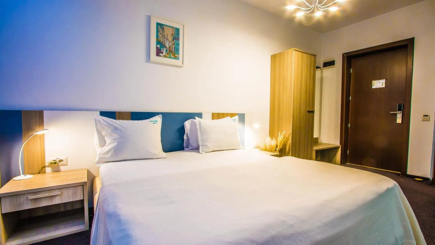 Bedroom, Bed in Parliament Square