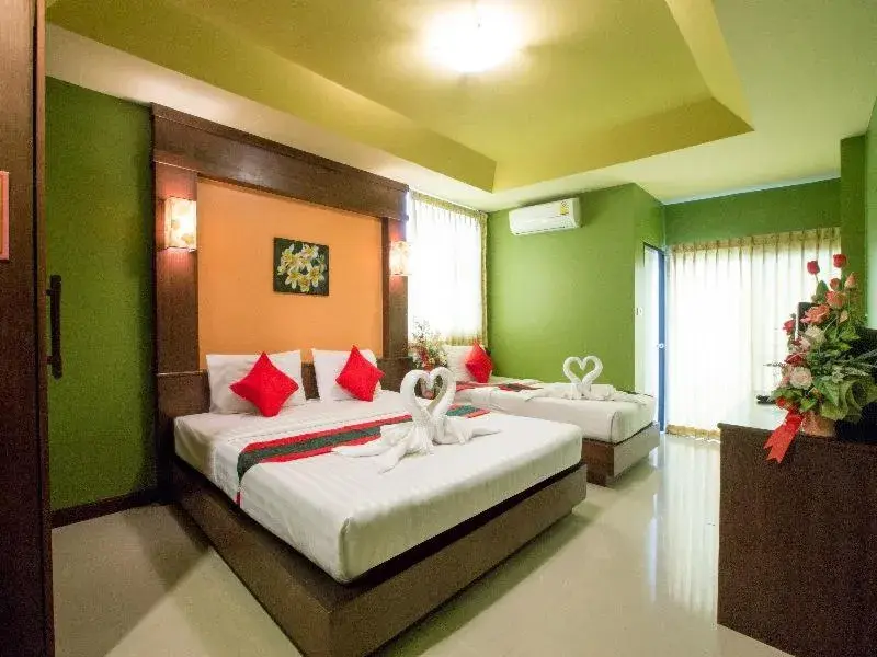 Standard Triple Room in The Great Residence Suvarnabhumi Airport Standard Triple Room in The Great Residence Suvarnabhumi Airport