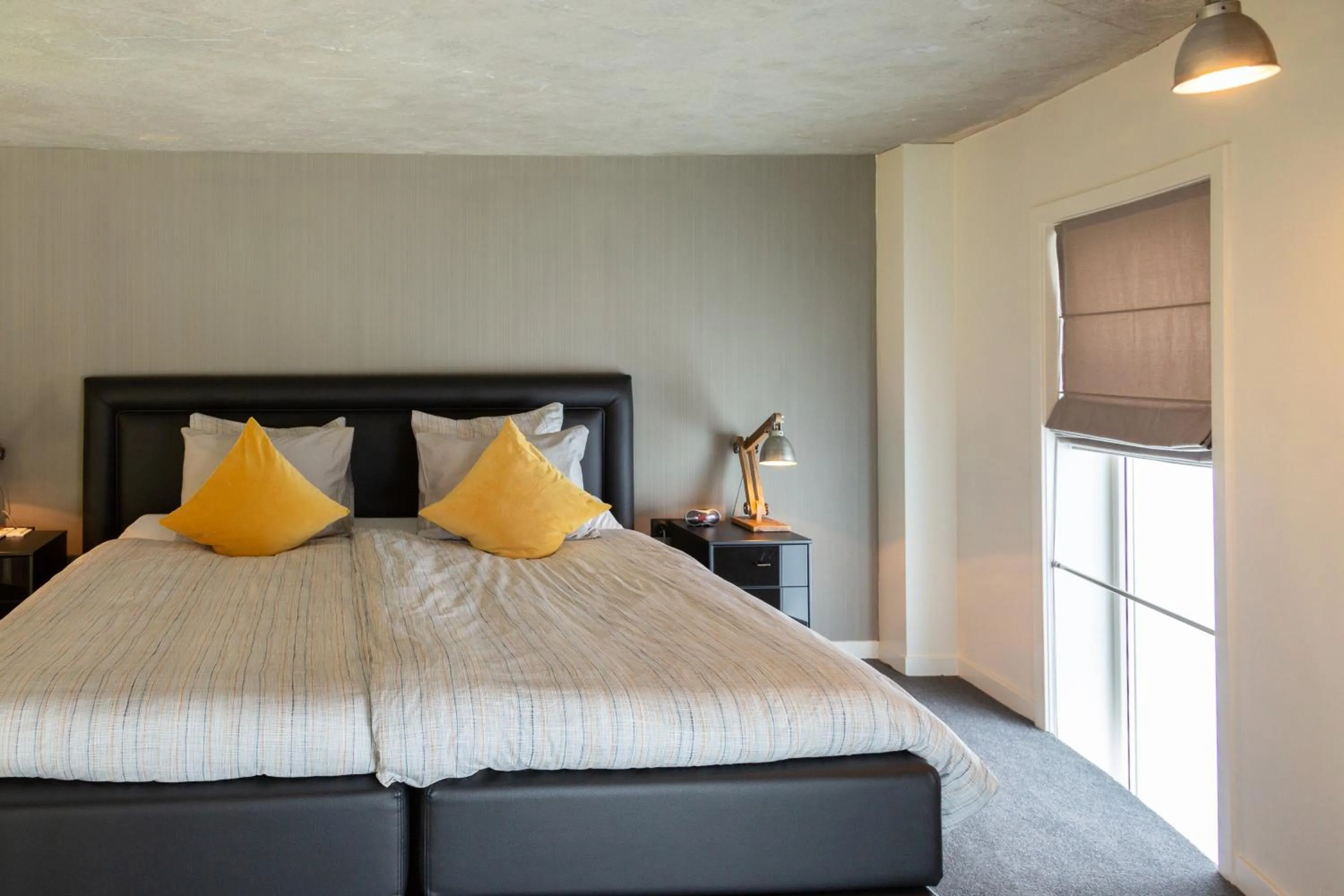 Bedroom, Bed in Watertorenhotel Nes