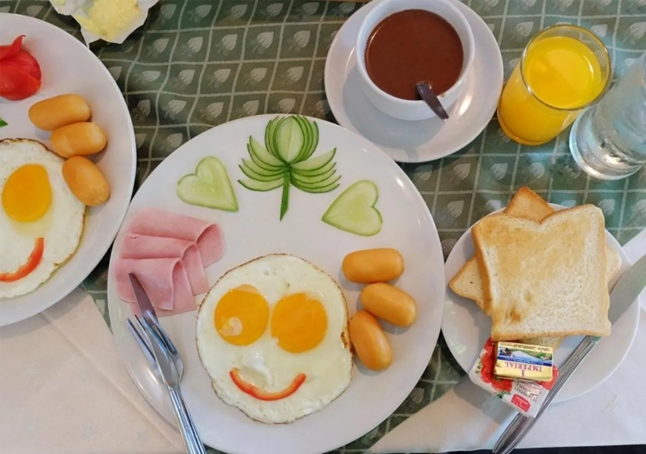 Food and drinks in Supalai Pasak Resort Hotel And Spa