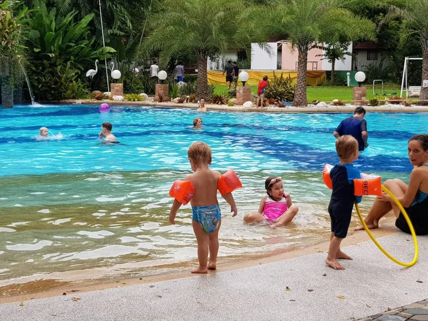 Swimming pool in Supalai Pasak Resort Hotel And Spa Swimming pool in Supalai Pasak Resort Hotel And Spa