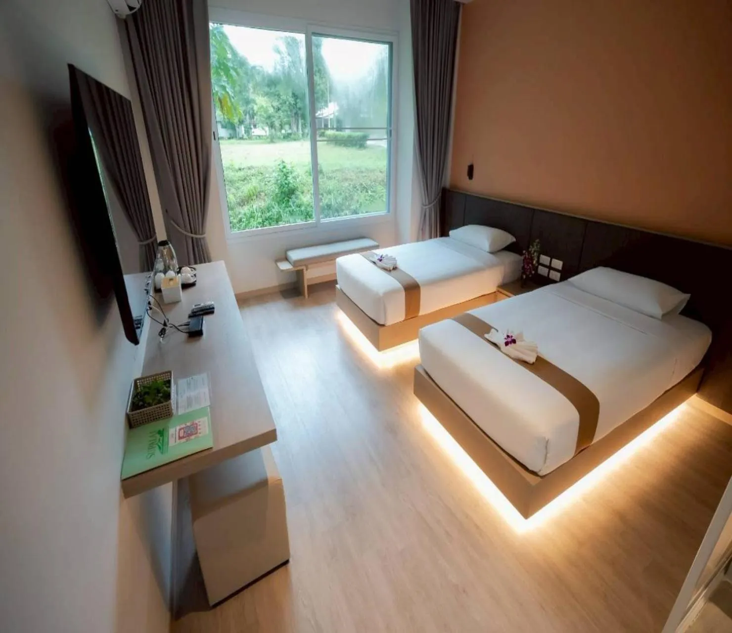 Bedroom, Bed in Supalai Pasak Resort Hotel And Spa