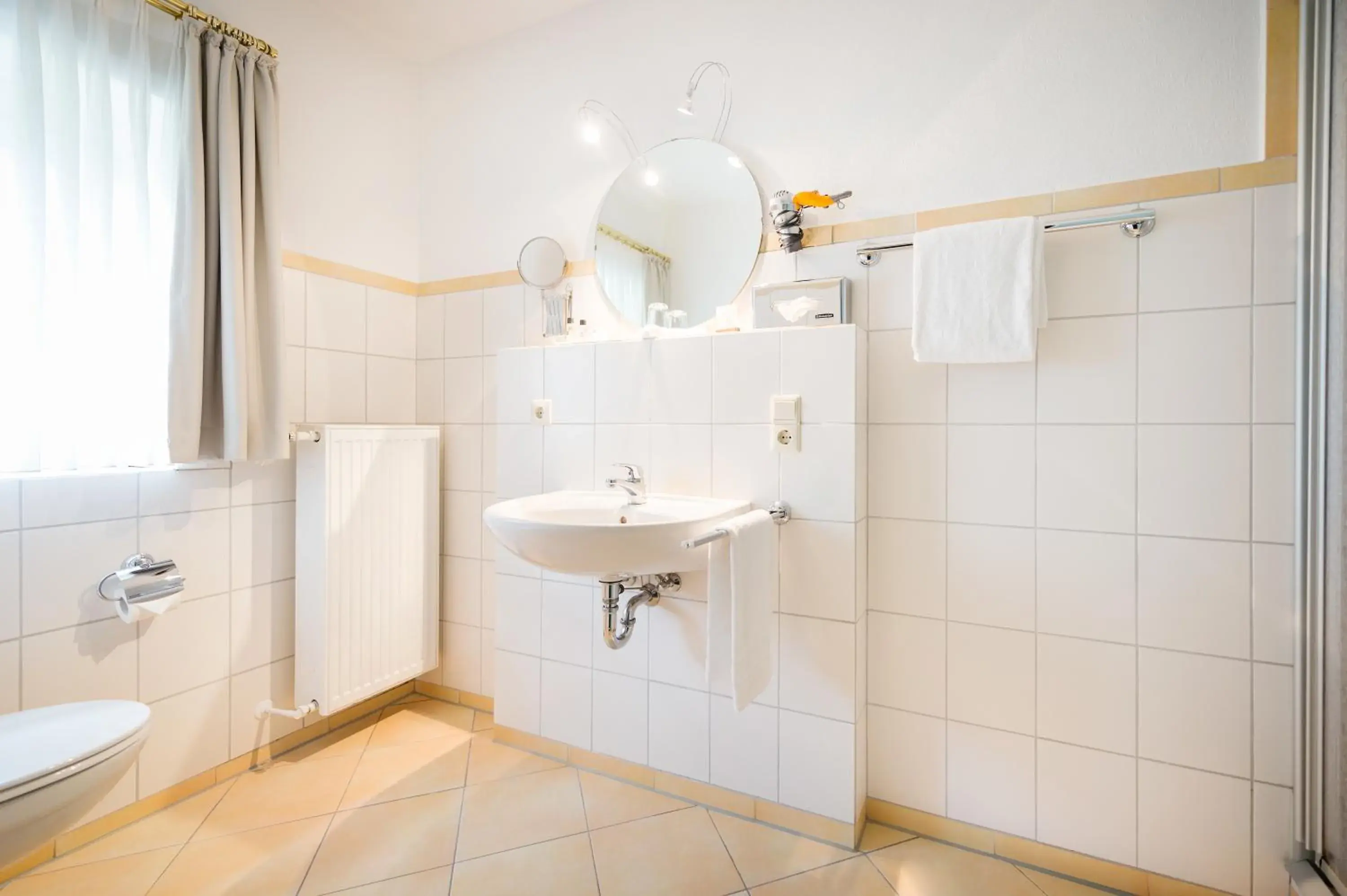 Single Room with Private Bathroom in Altes Landhaus Buddenberg Single Room with Private Bathroom in Altes Landhaus Buddenberg