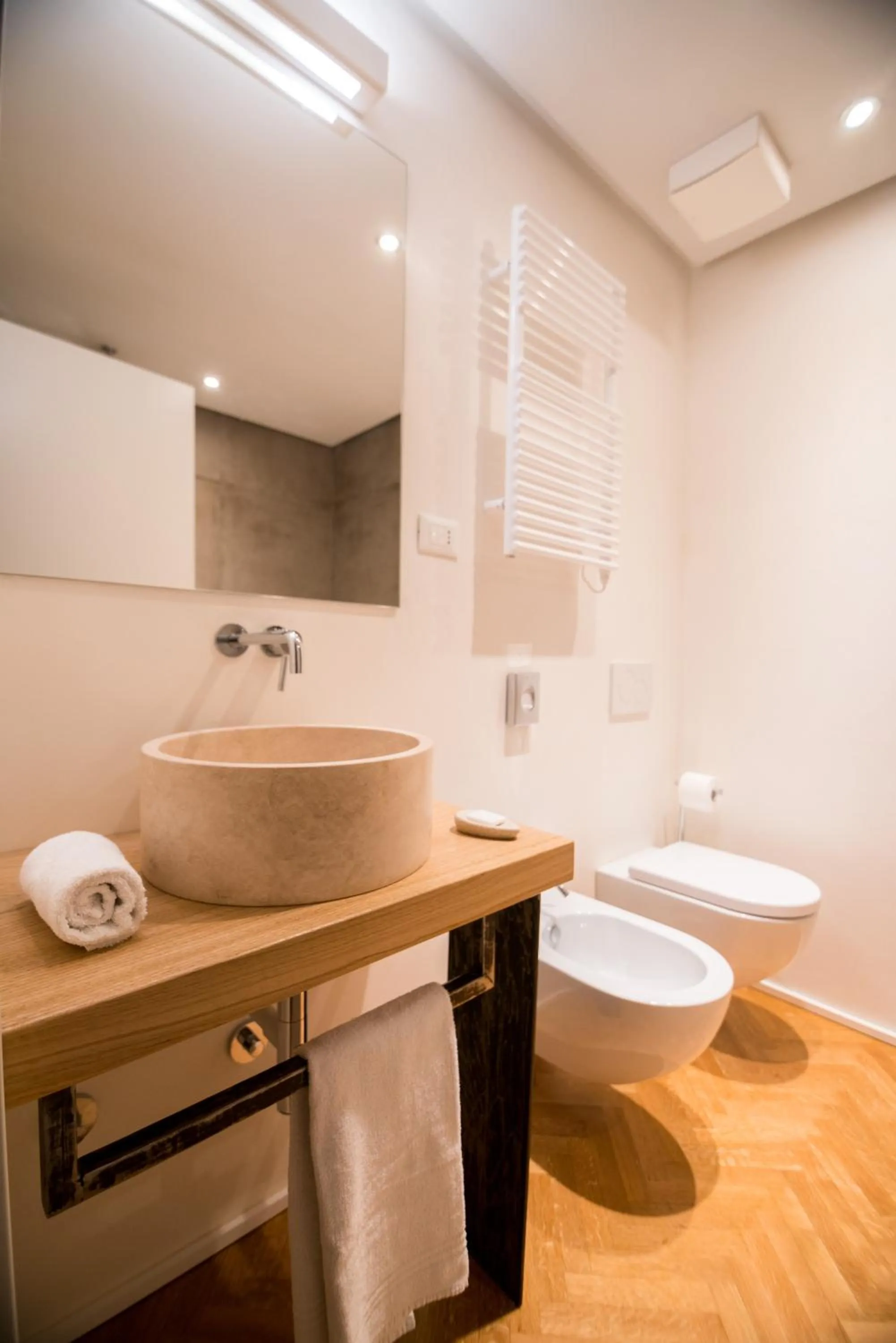 Shower in Relais Luce Florence