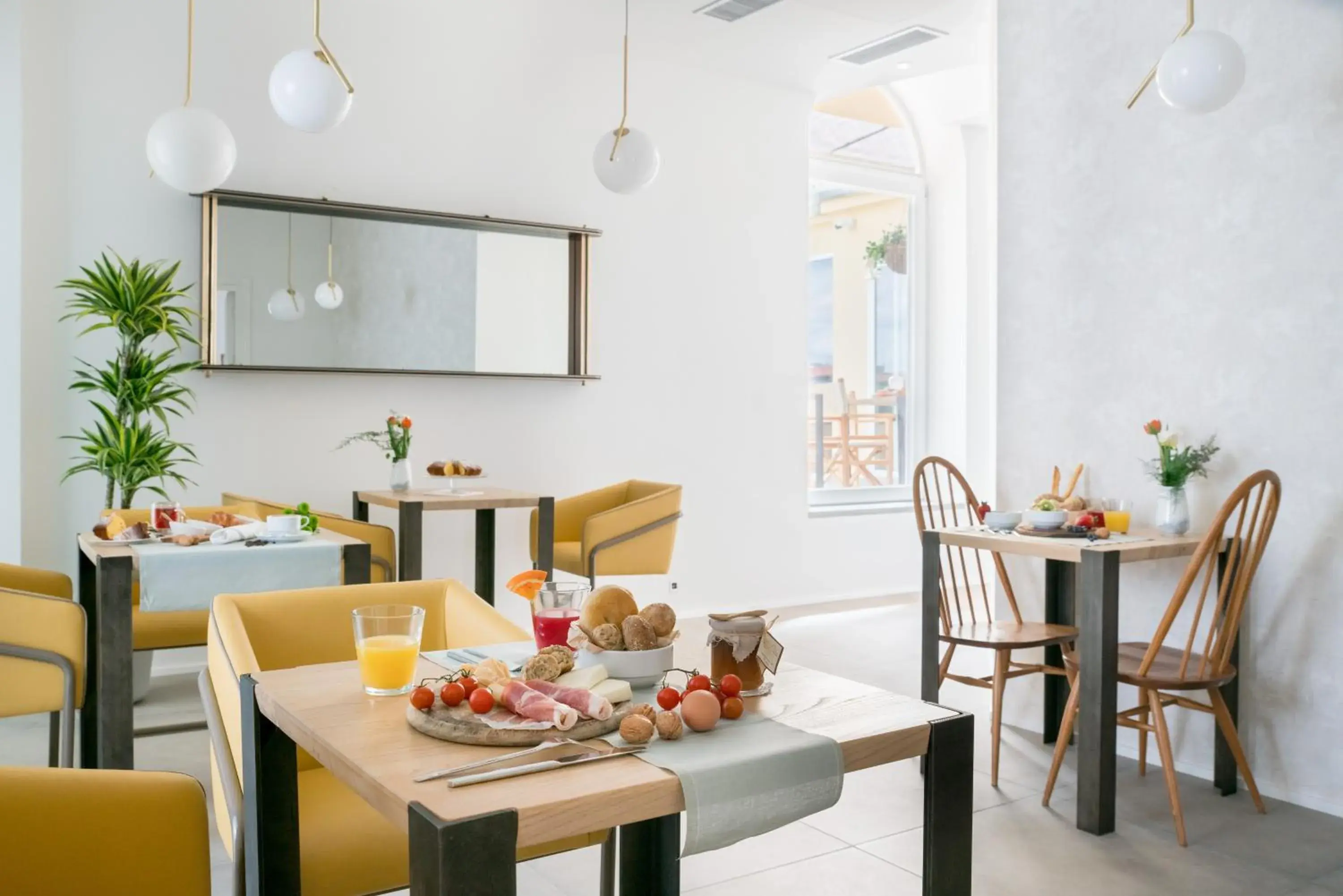 Lounge or bar in Relais Luce Florence Lounge or bar in Relais Luce Florence