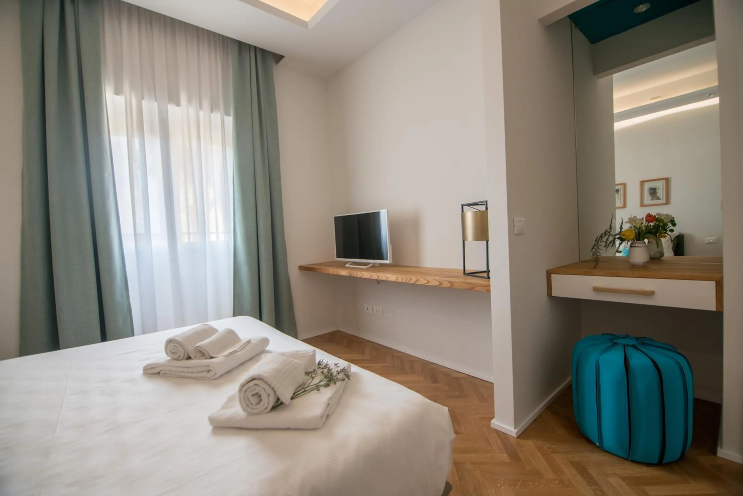 Photo of the whole room, Bed in Relais Luce Florence