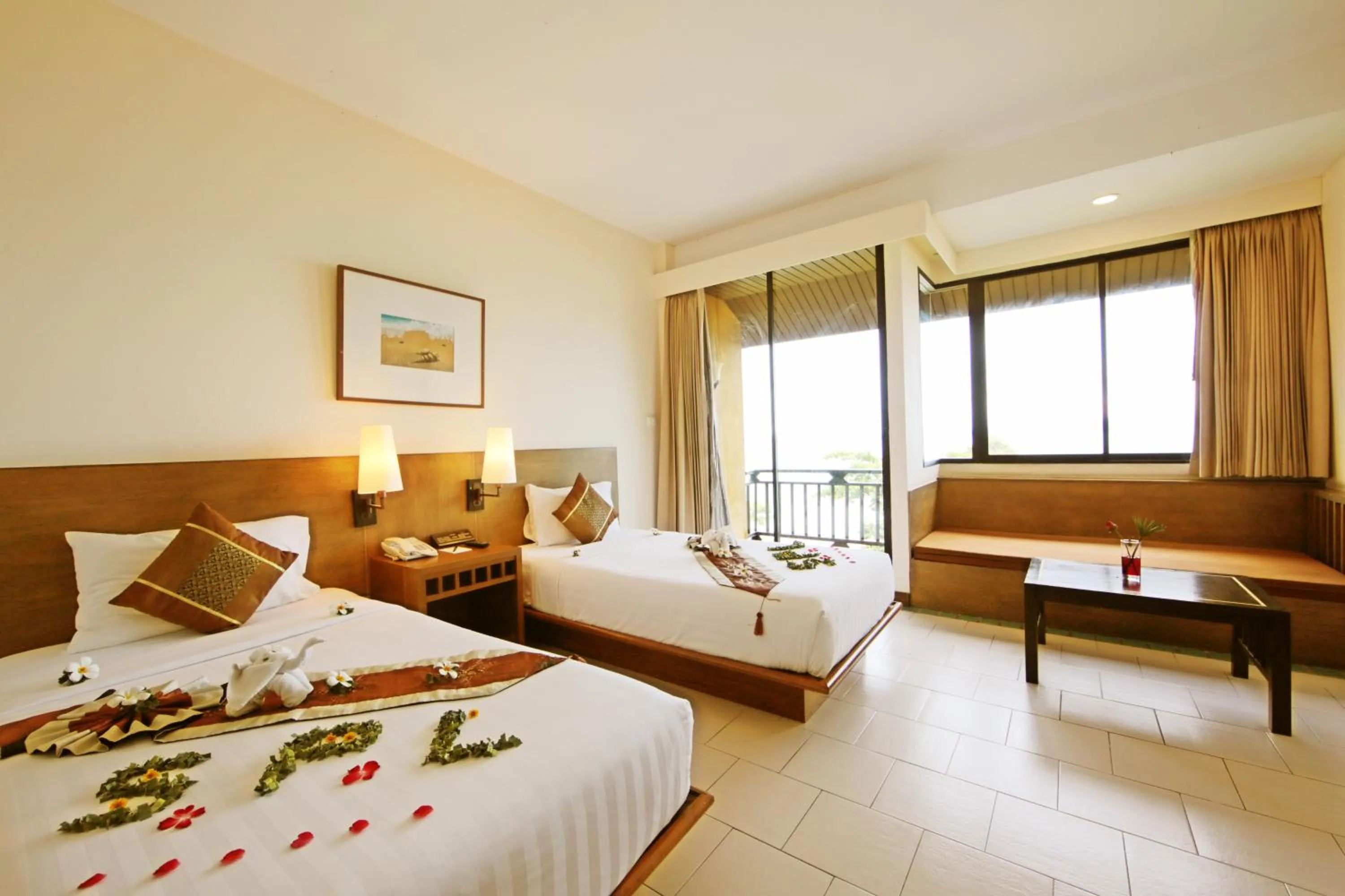 Photo of the whole room, Bed in Supalai Scenic Bay Resort And Spa, SHA Extra Plus