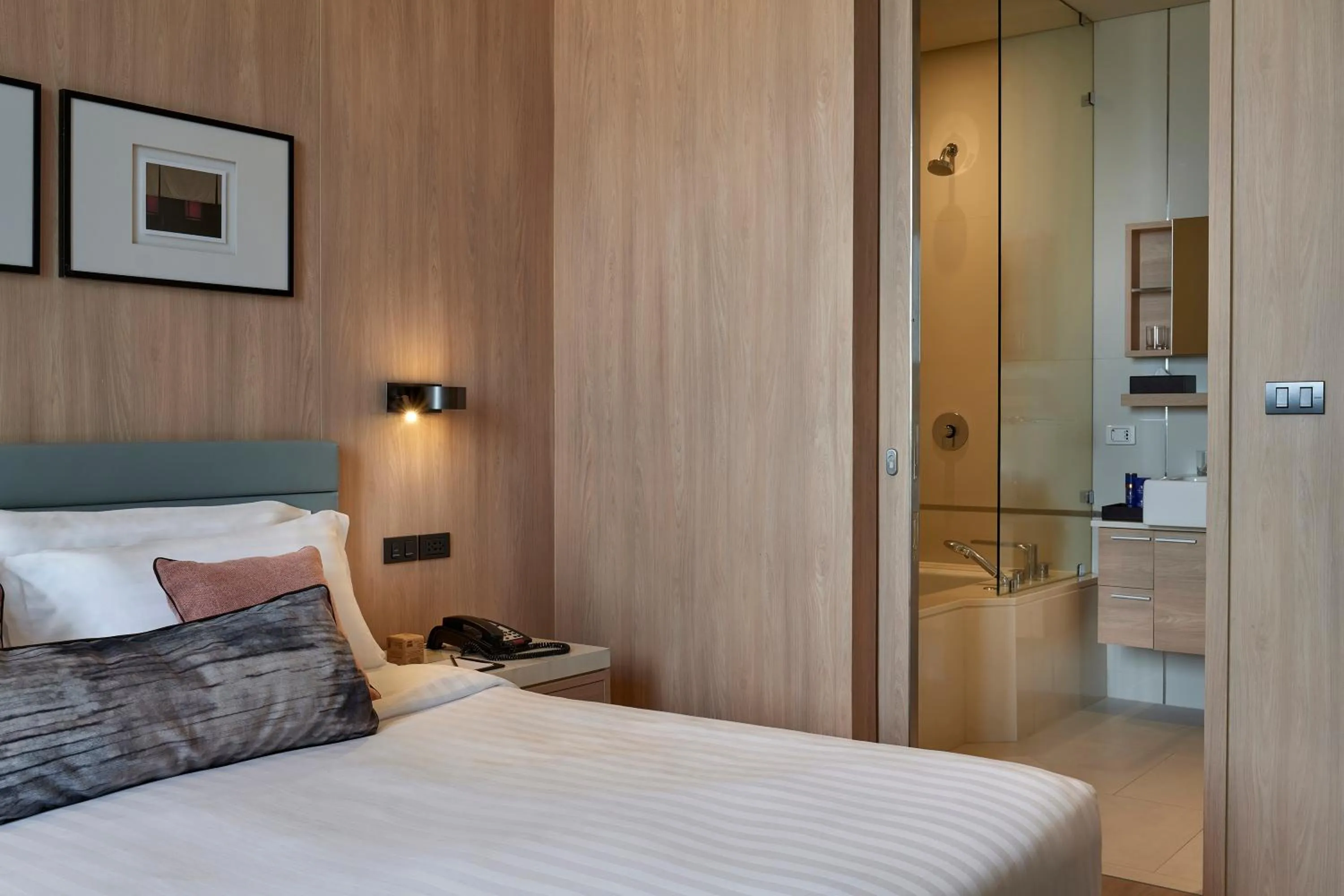 Bathroom, Bed in Somerset Sukhumvit Thonglor Bangkok