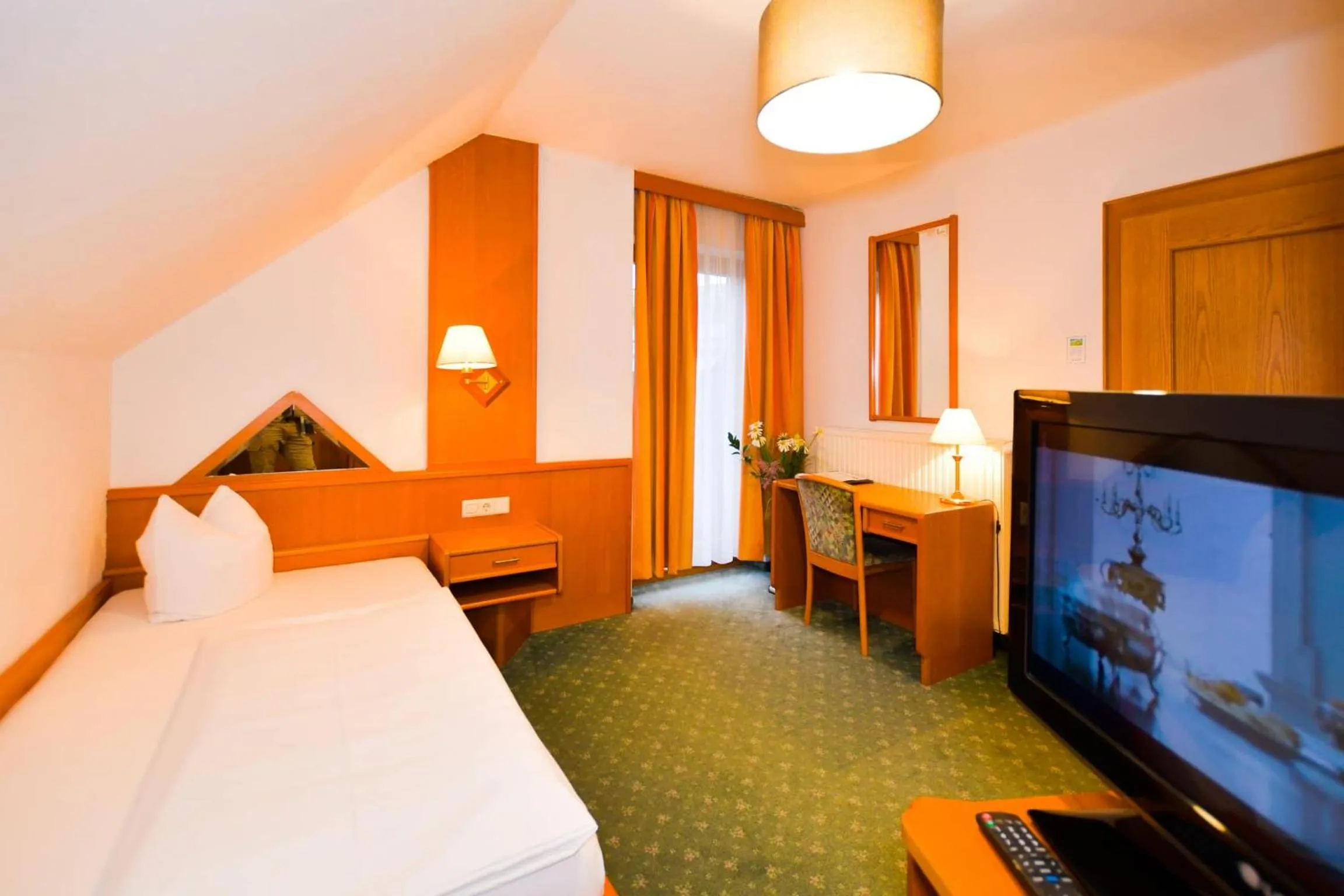 Bed in HOTEL Jerolitsch