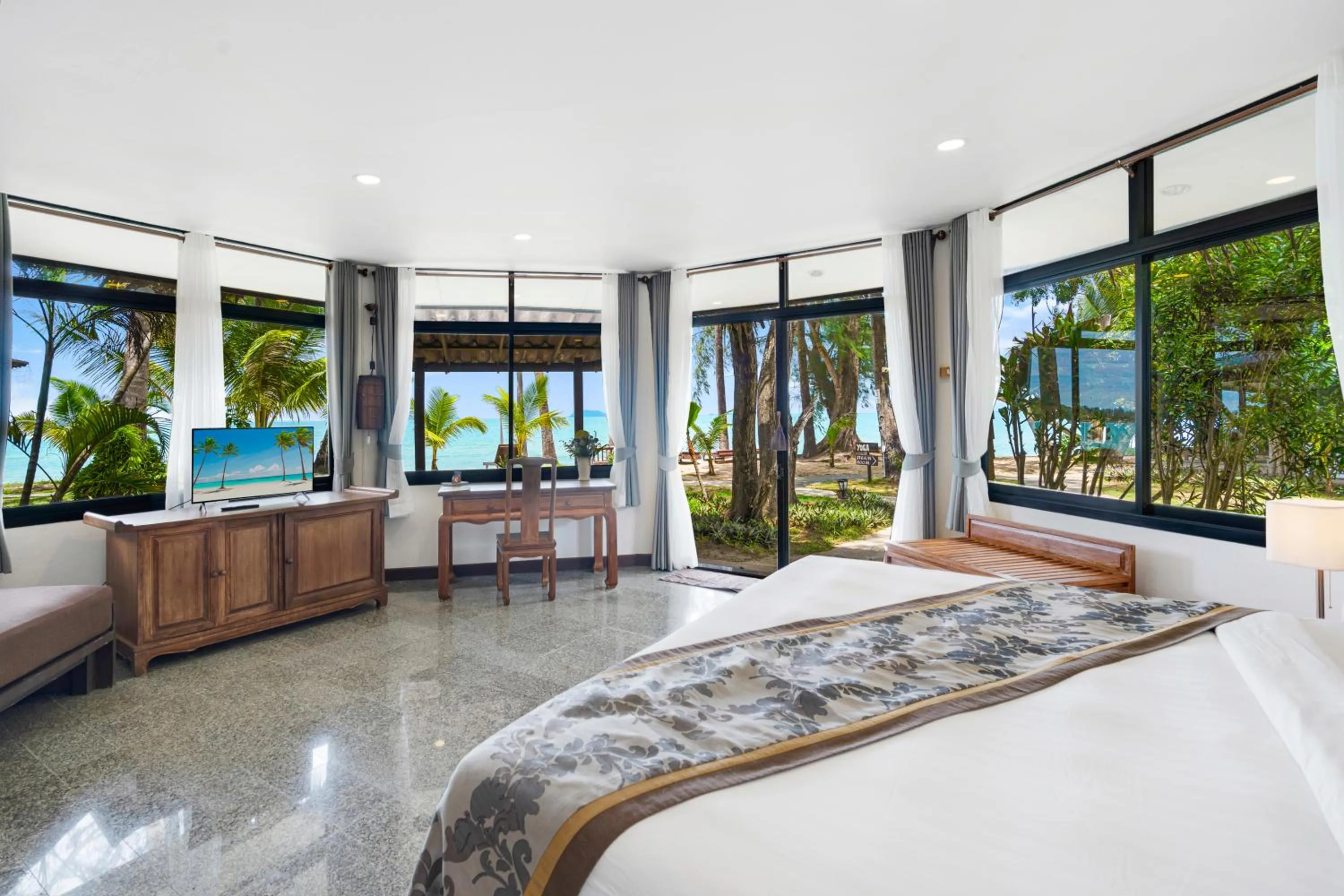 Photo of the whole room, Bed in Anahata Resort