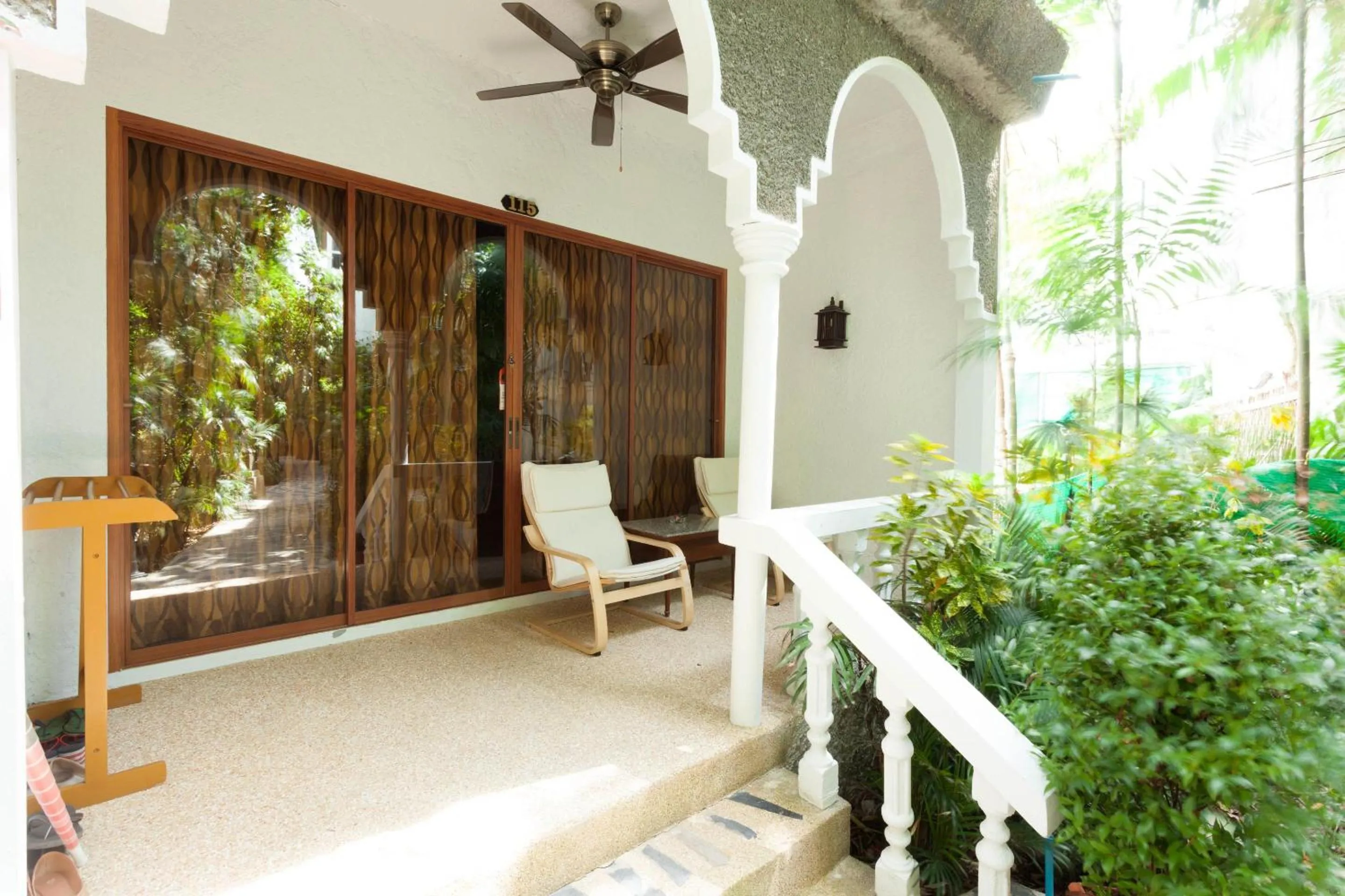 Facade/entrance in Tropica Bungalow Beach Hotel