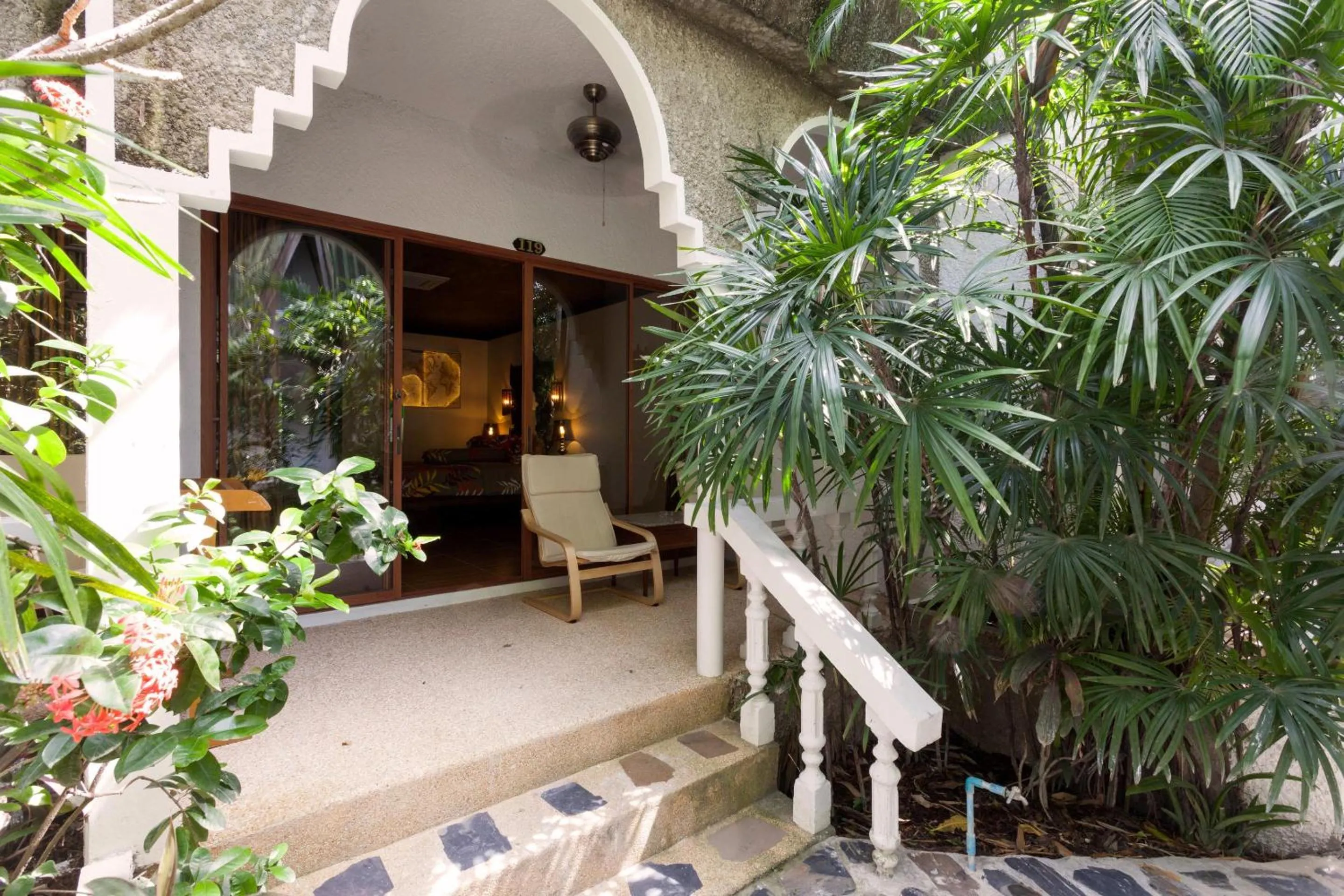 Facade/entrance in Tropica Bungalow Beach Hotel