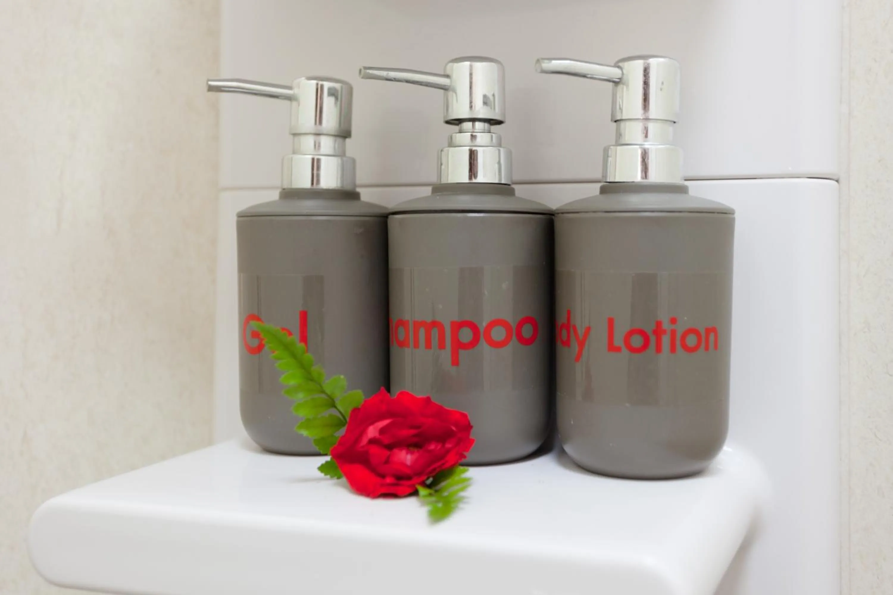 Bathroom in Tropica Bungalow Beach Hotel