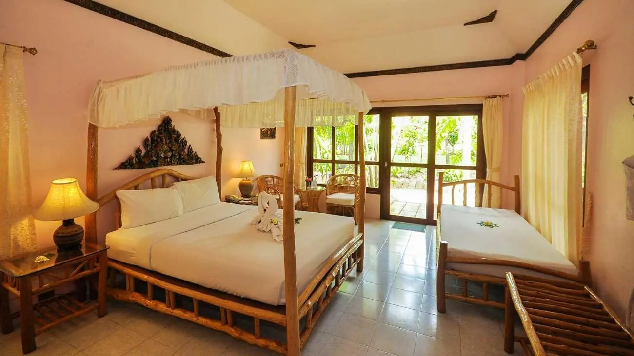 Bed in Chaweng Buri Resort